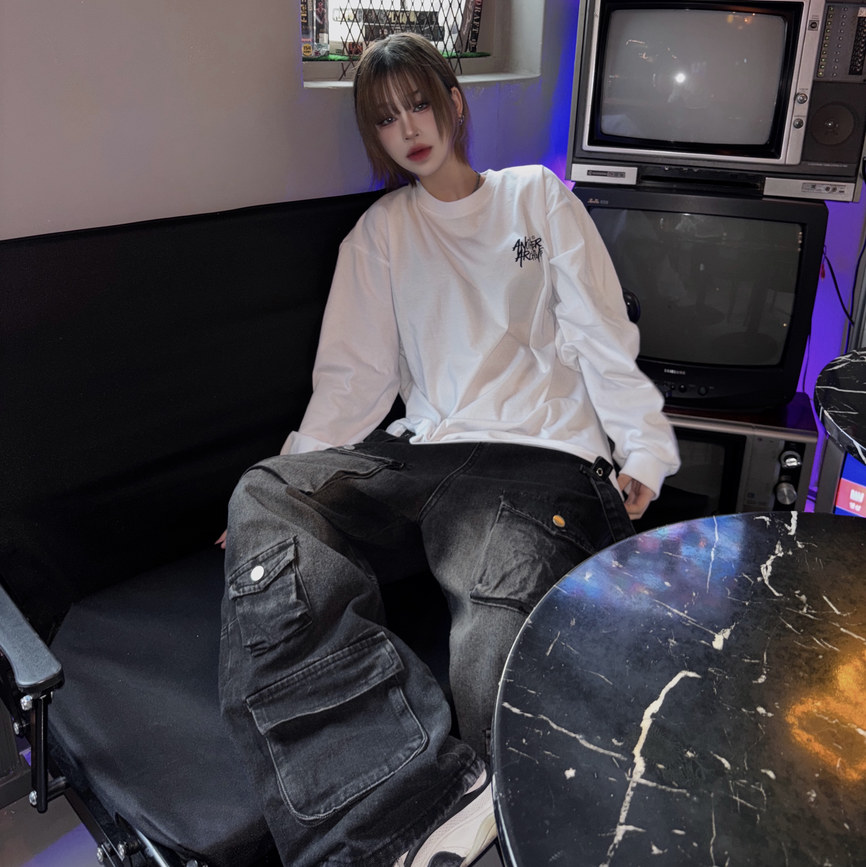 Balenciaga Triple S Sneakers Black 착용 스타일 - 1