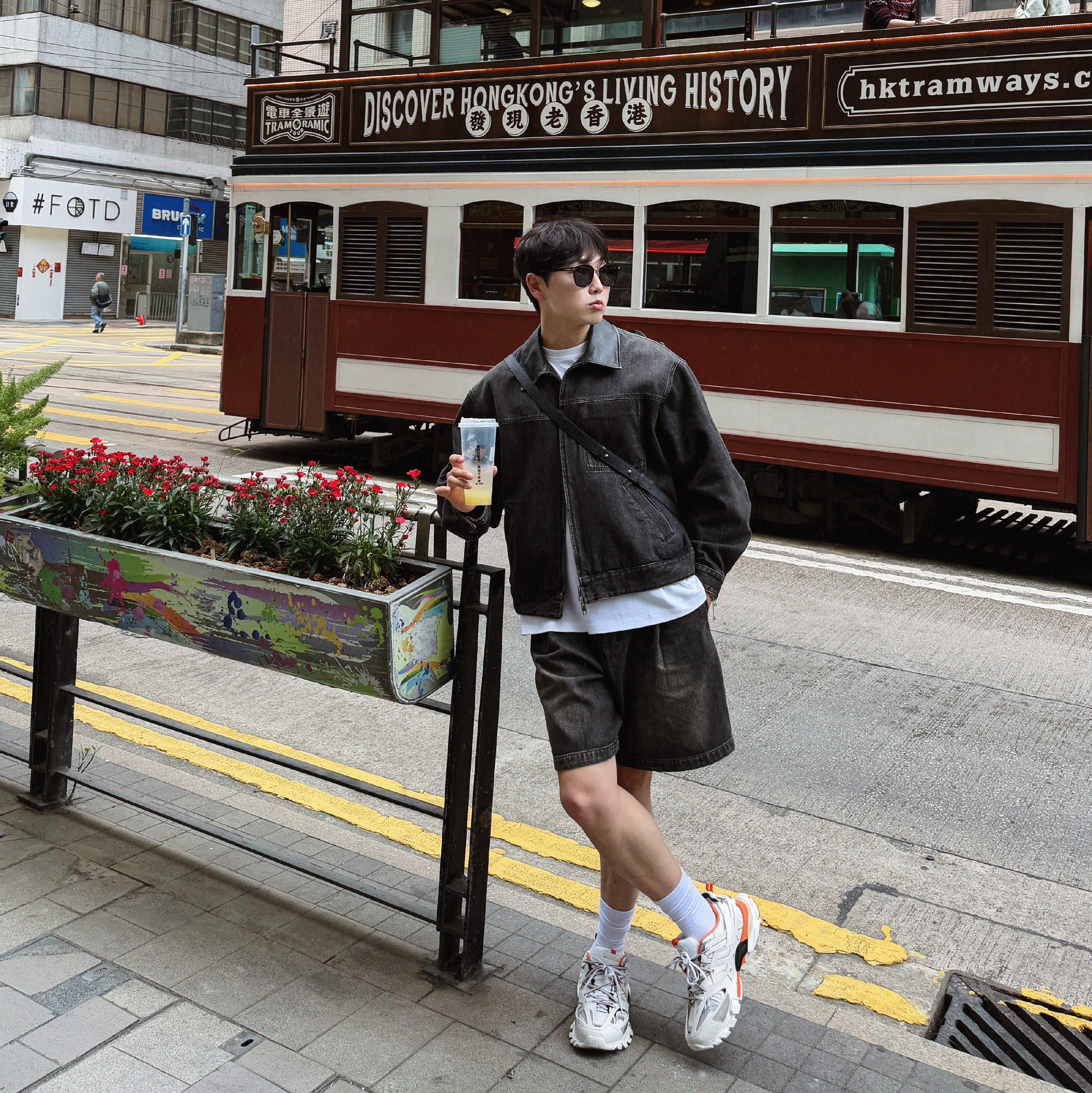 Wooyoungmi Leather Collar Denim Jacket Grey - 25SS, Wooyoungmi One Tuck Washing Denim Shorts Grey - 25SS 착용 스타일 - 1