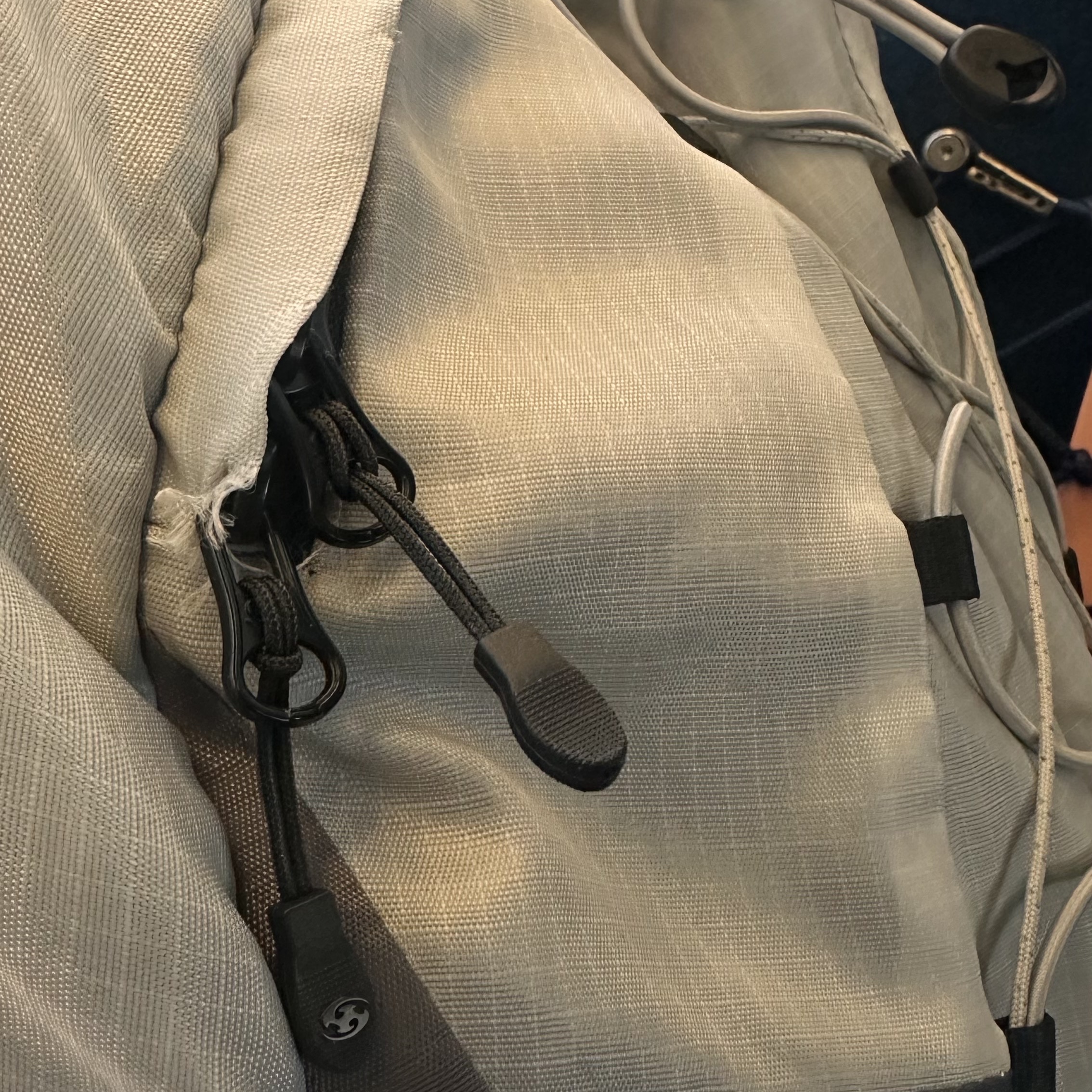 Sansan Gear String Backpack Grey - 24SS 착용 스타일 - 2