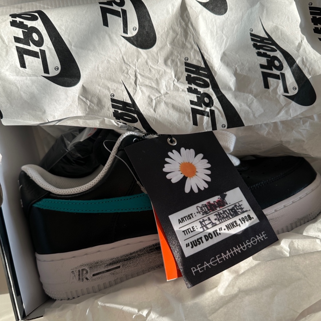 Nike x Peaceminusone Air Force 1 Low Para-Noise 3.0 Black and Multicolor 착용 스타일