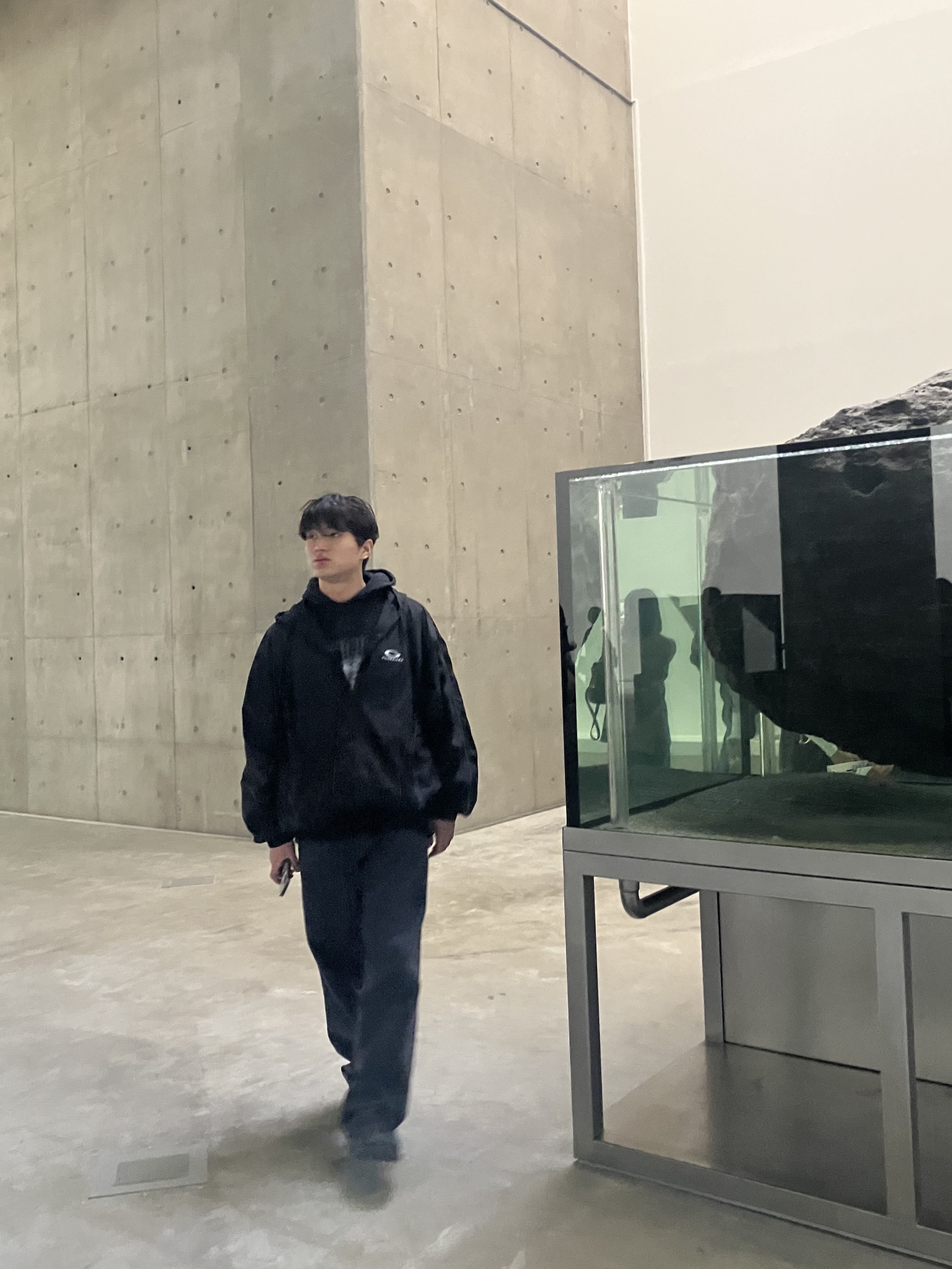 Balenciaga Logo Paneled Track Jacket Black 착용 스타일 - 1