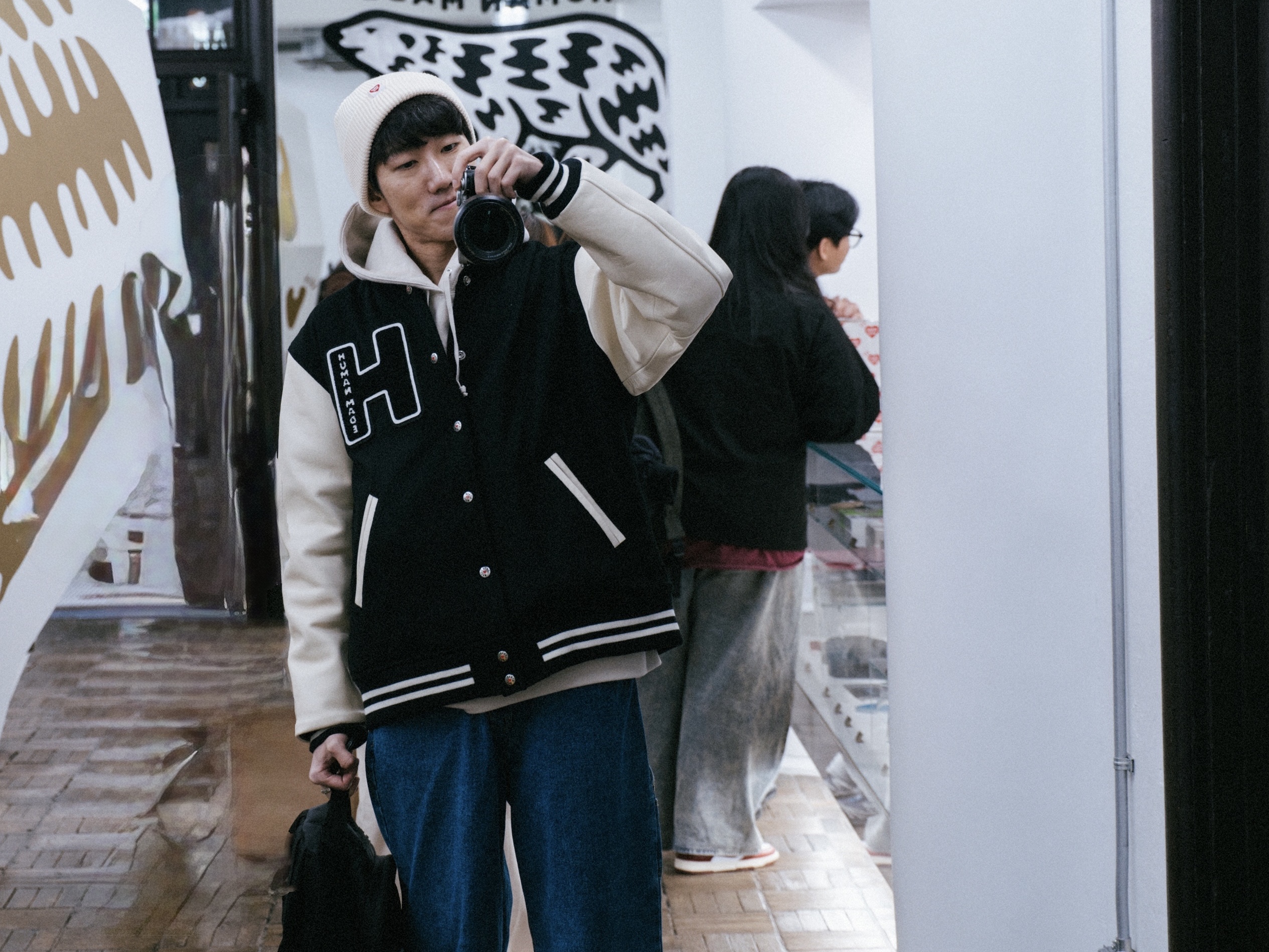Human Made Graphic Varsity Jacket Black - Seoul Store Exclusive, Hoka Mafate Speed 2 Black Castlerock 착용 스타일 - 2