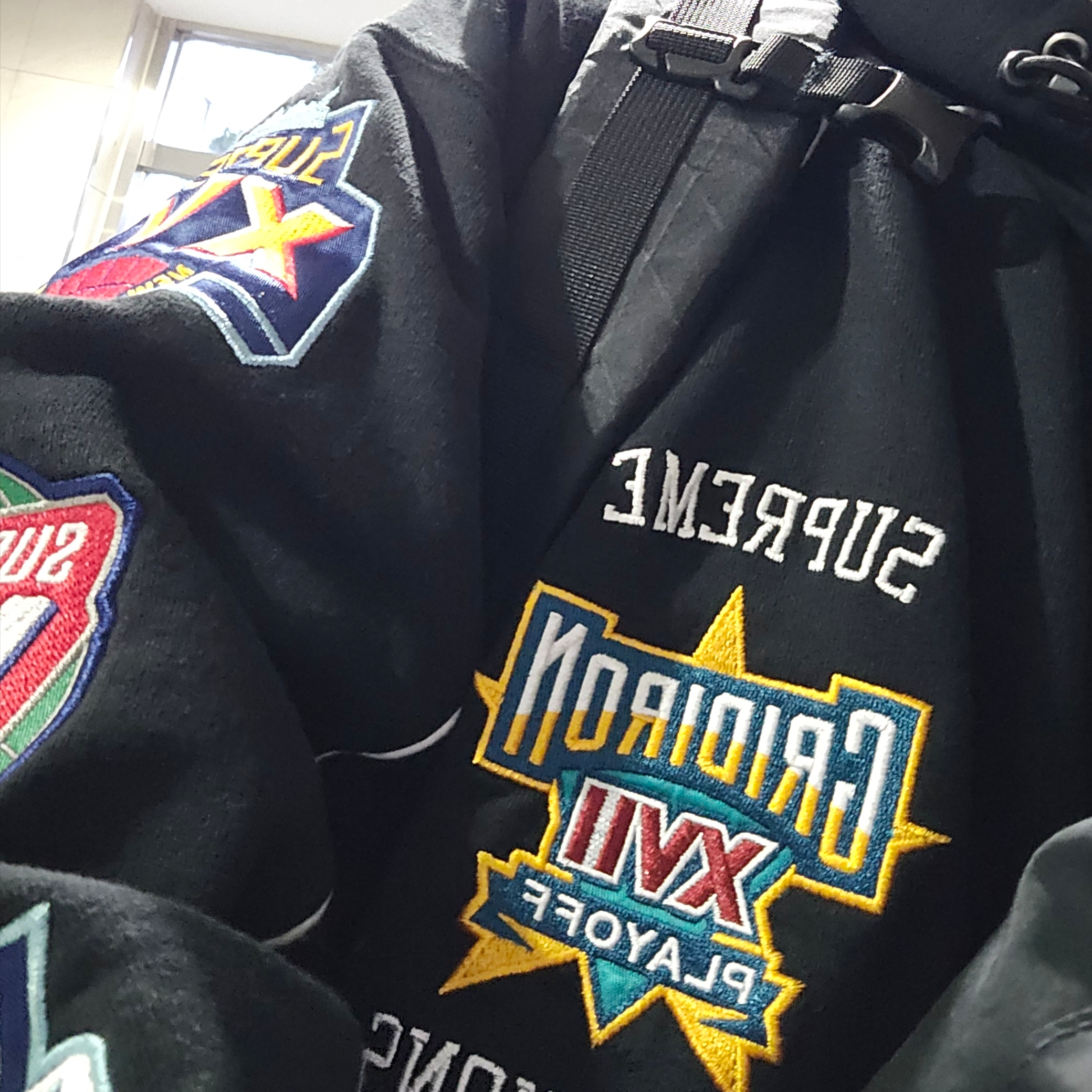 Supreme Playoffs Zip Up Hooded Sweatshirt Black - 25SS 착용 스타일