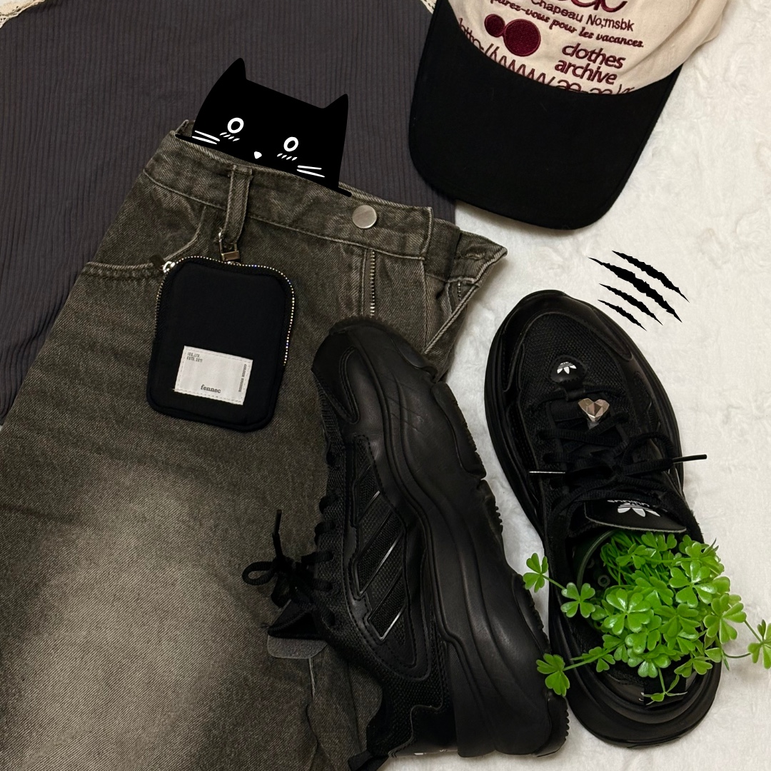 (W) Adidas Ozgaia Core Black, AEAE Web Logo 5 Pannel Ball Cap Ecru & Black 착용 스타일 - 2