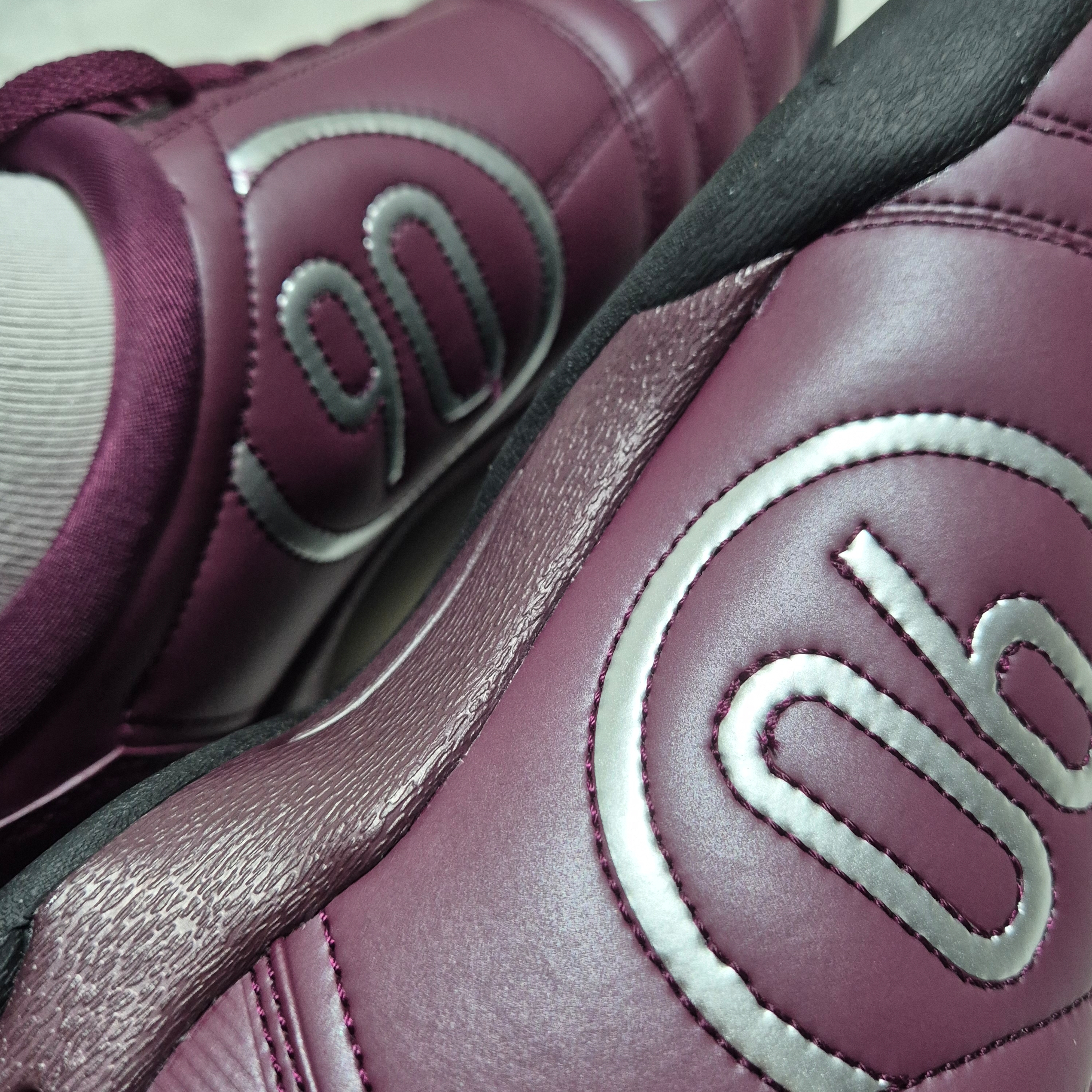 Nike Total 90 III SP Bordeaux and Metallic Silver 착용 스타일 - 1