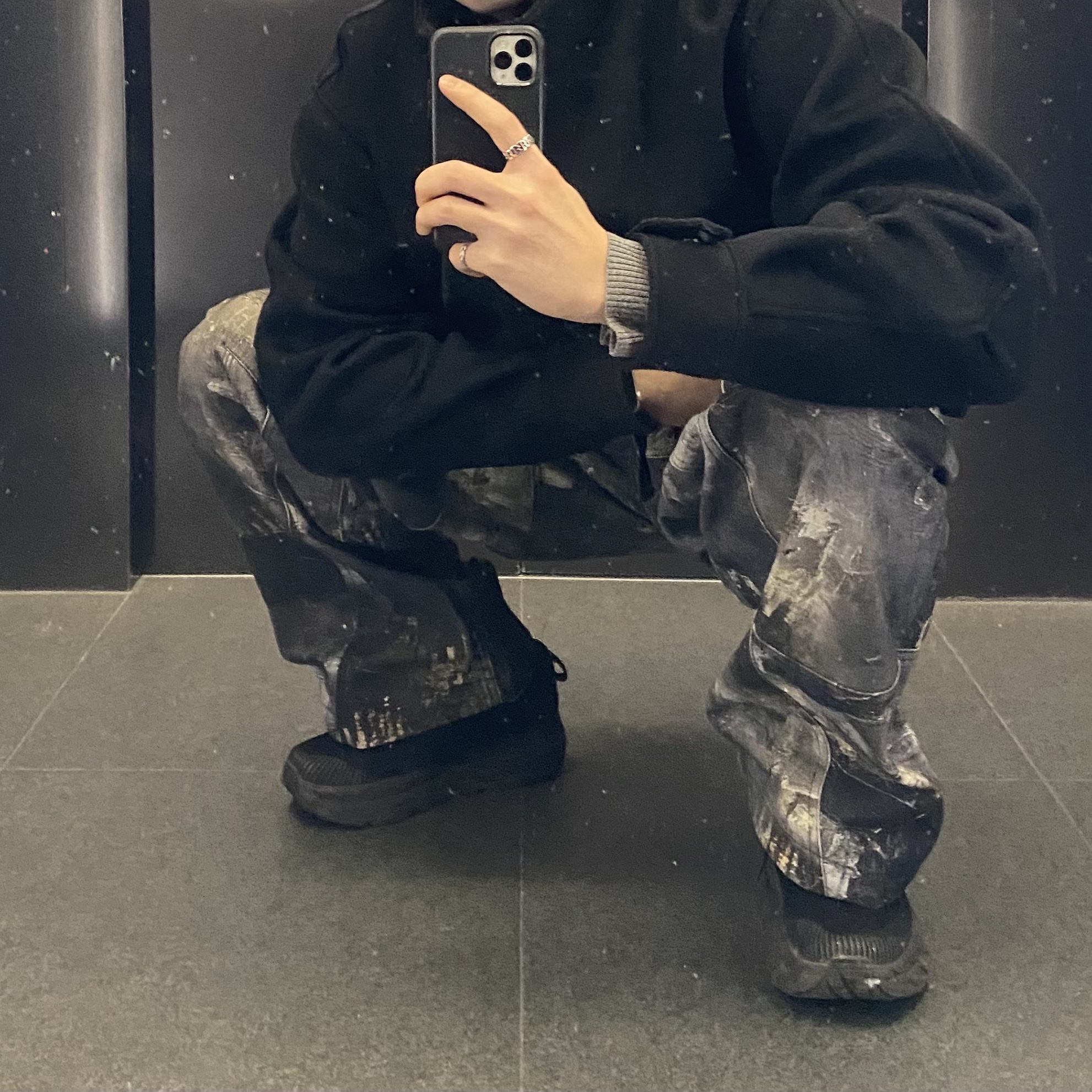 호카 본디 7 블랙 - 와이드 착용 스타일