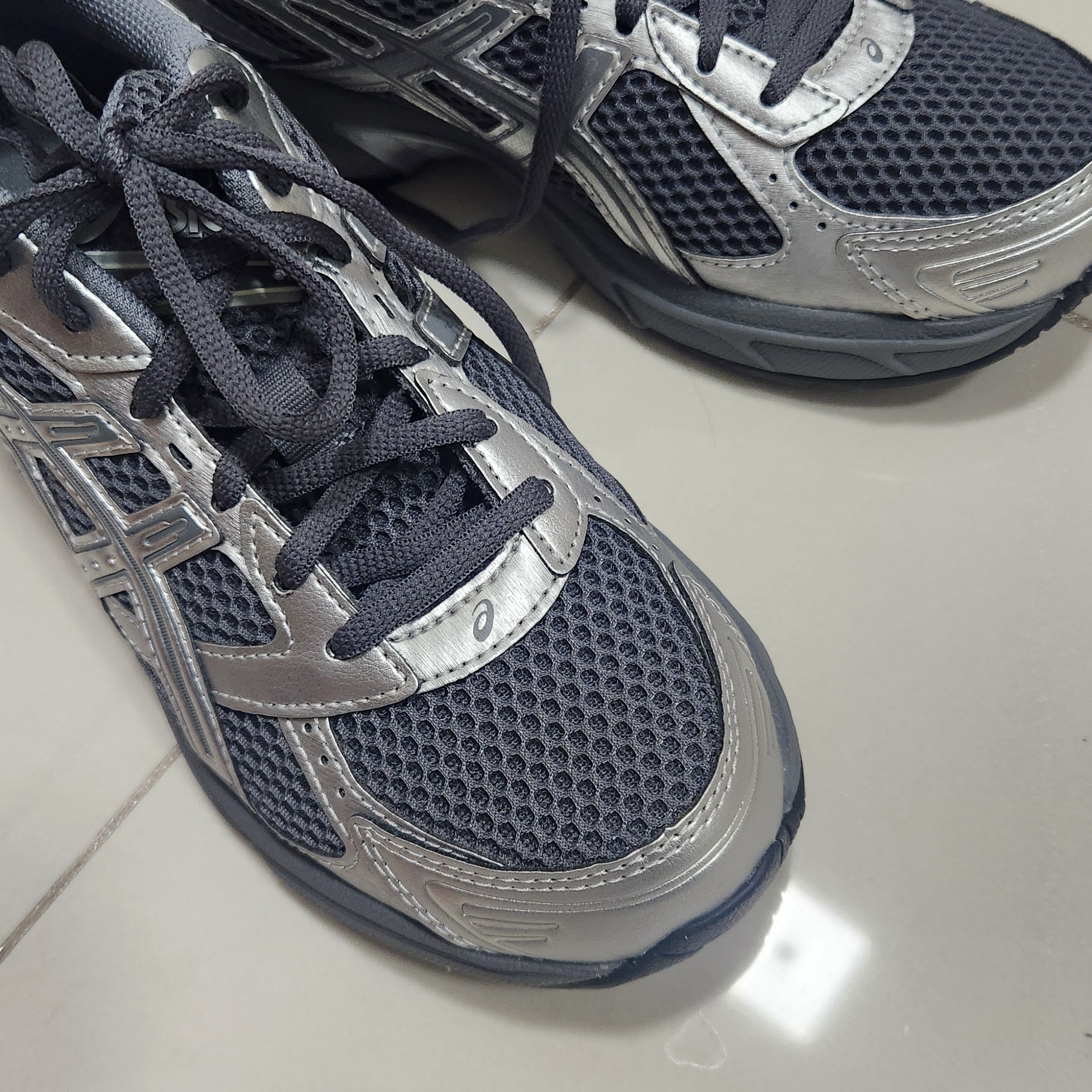 Asics Gel-1130 Steel Grey Pure Silver 착용 스타일 - 1