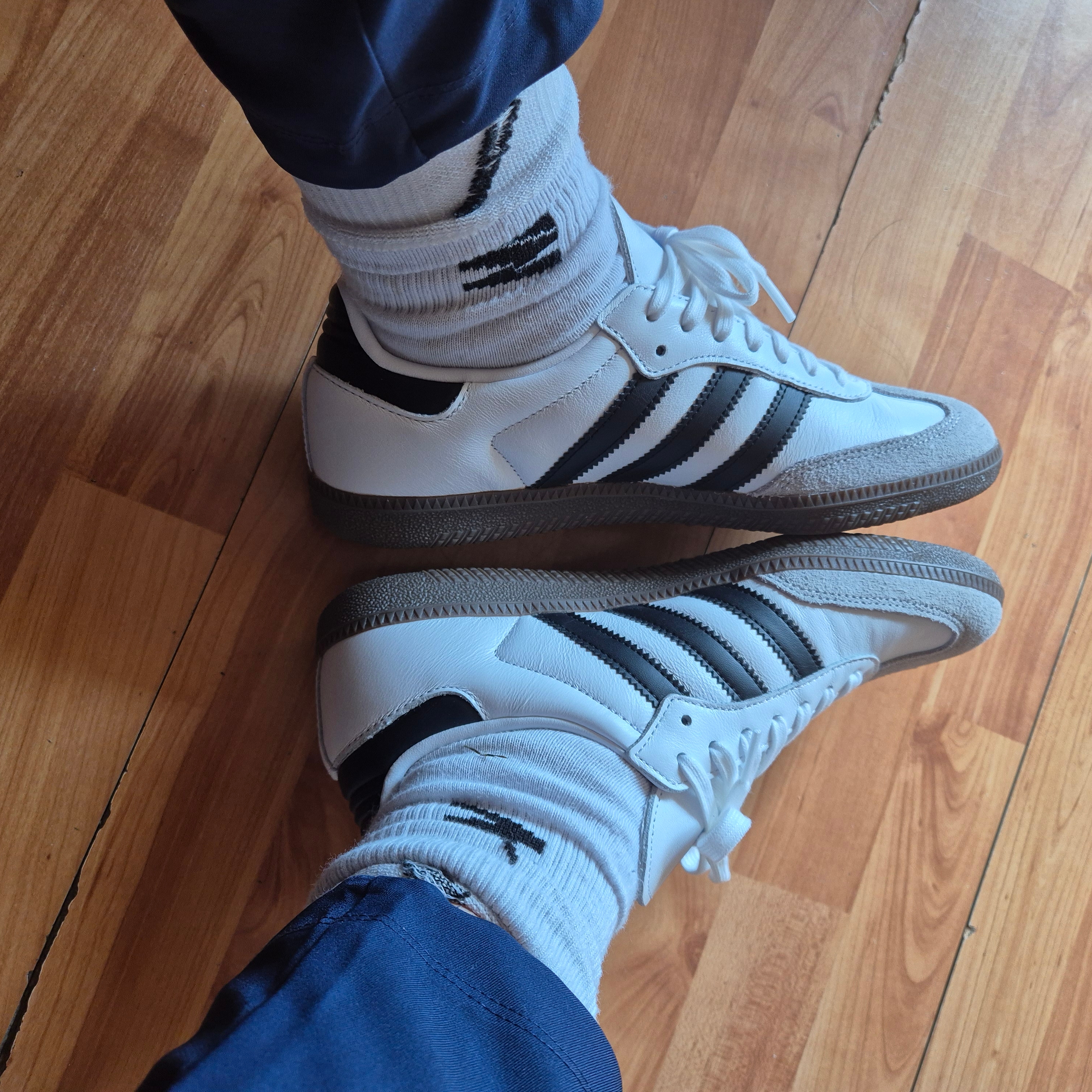 Adidas Samba OG Cloud White 착용 스타일 - 2