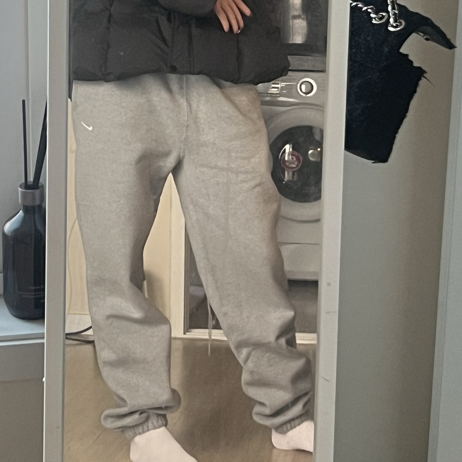 (W) Nike NRG Solo Swoosh Fleece Pants Dark Grey Heather - US/EU 착용 스타일