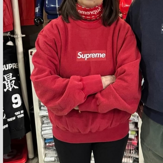 Supreme Washed Box Logo Crewneck Red - 25SS 착용 스타일 - 2