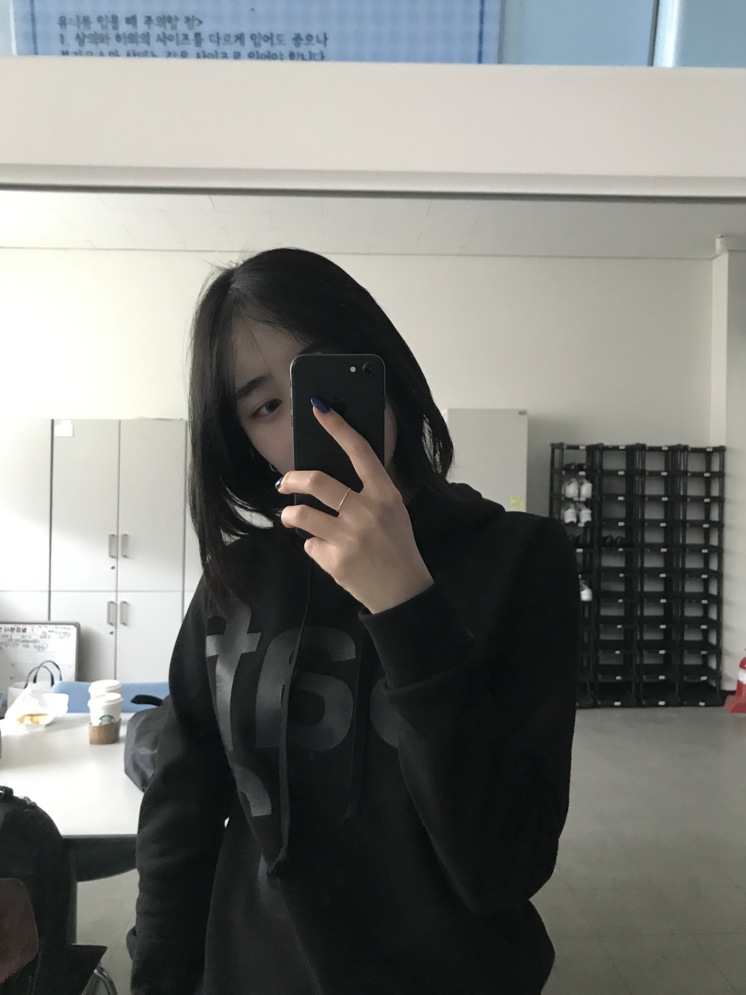 [KREAM 단독] Safarispot Women 1/2 Basic Safari Hoodie Black 착용 스타일