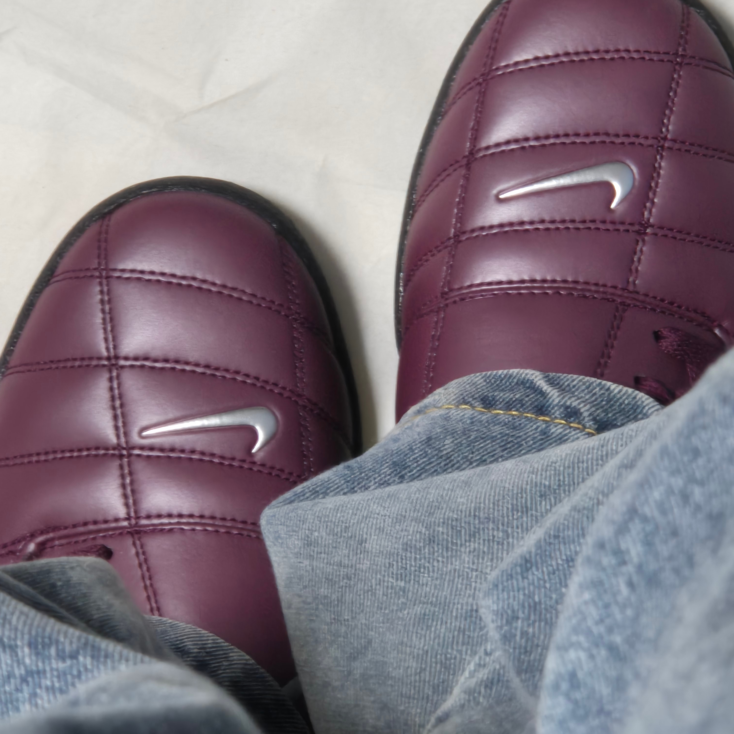 Nike Total 90 III SP Bordeaux and Metallic Silver 착용 스타일 - 2