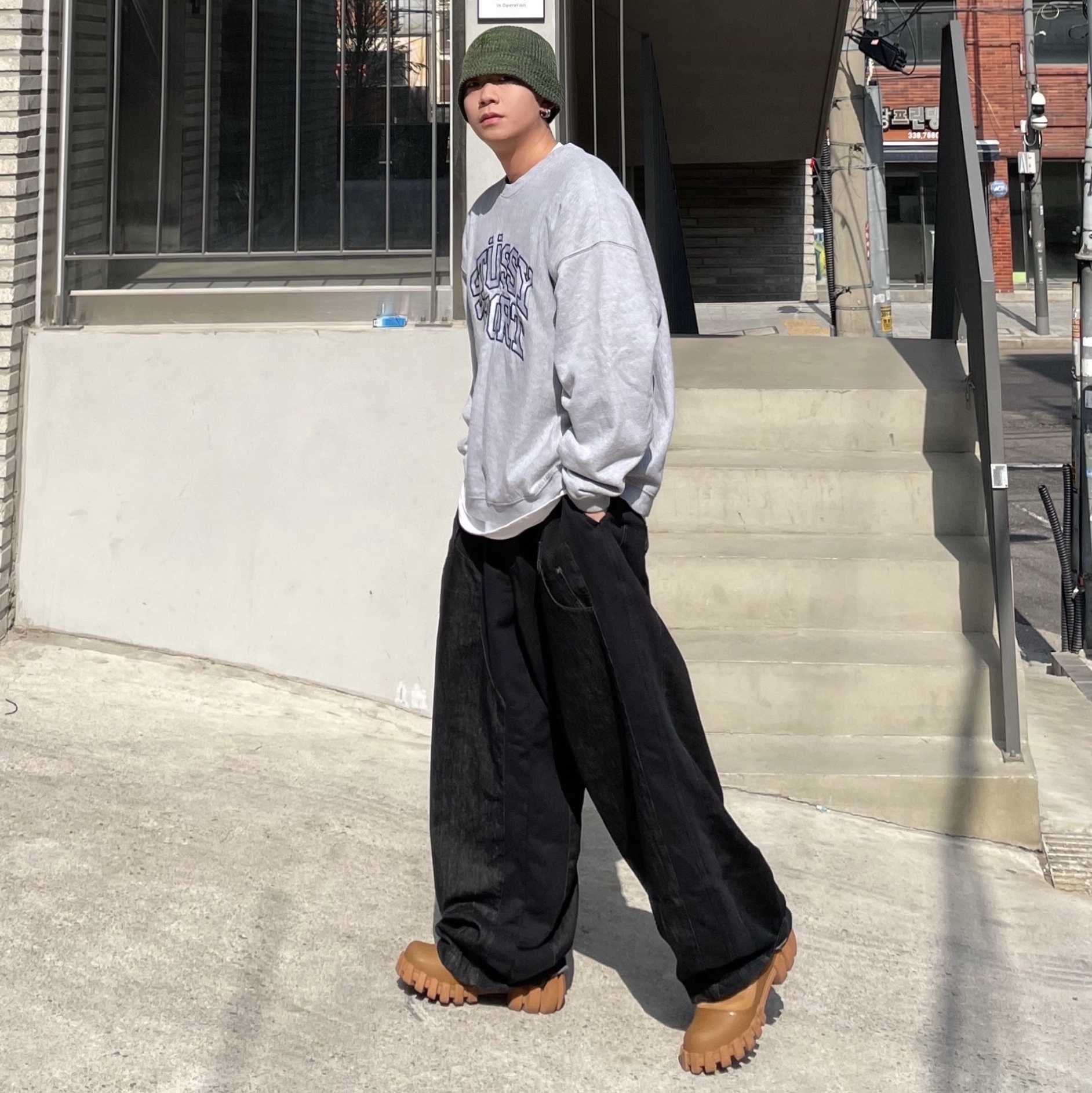 Stussy Bucket Hat Marl Knit Green 착용 스타일 - 1