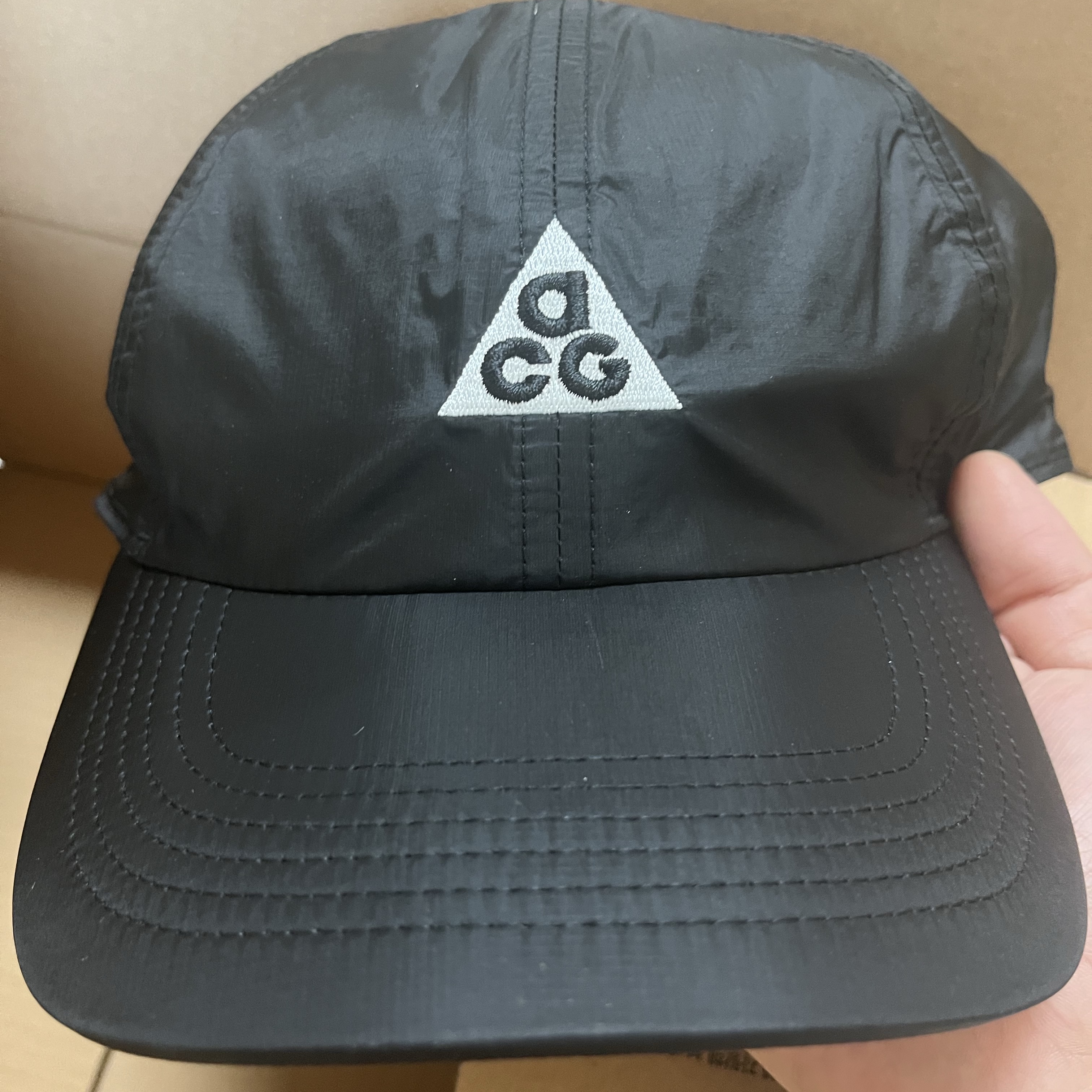 나이키 ACG 트레일 캡 블랙 착용 스타일