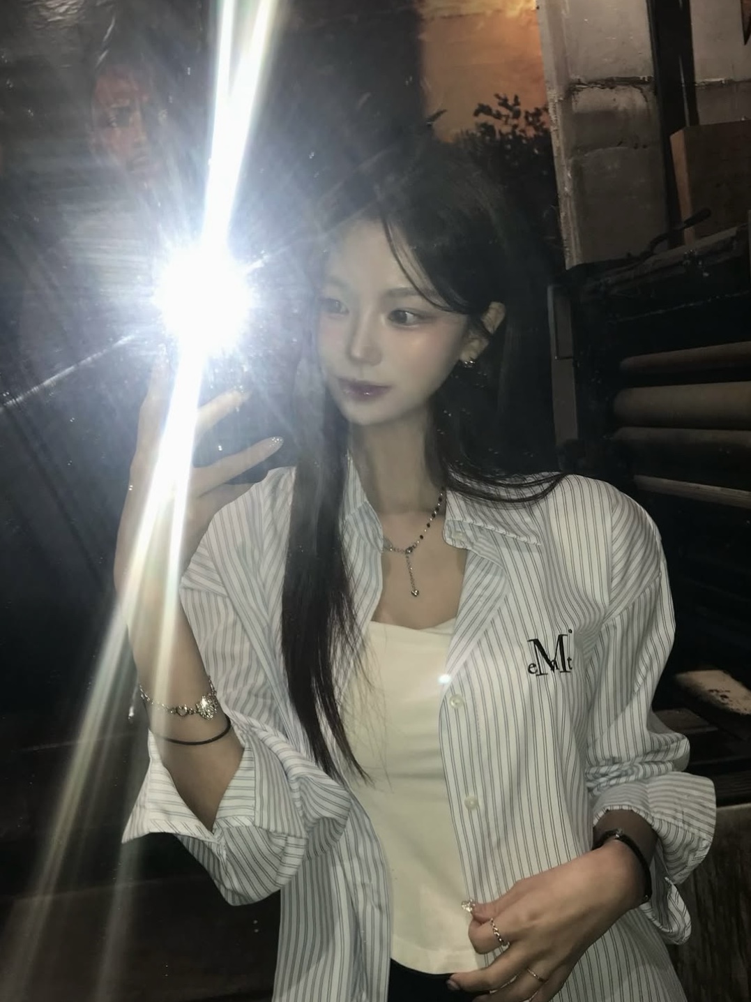 무센트 보나 시그니처 스트라이프 셔츠 라이트 아이보리 착용 스타일 - 2