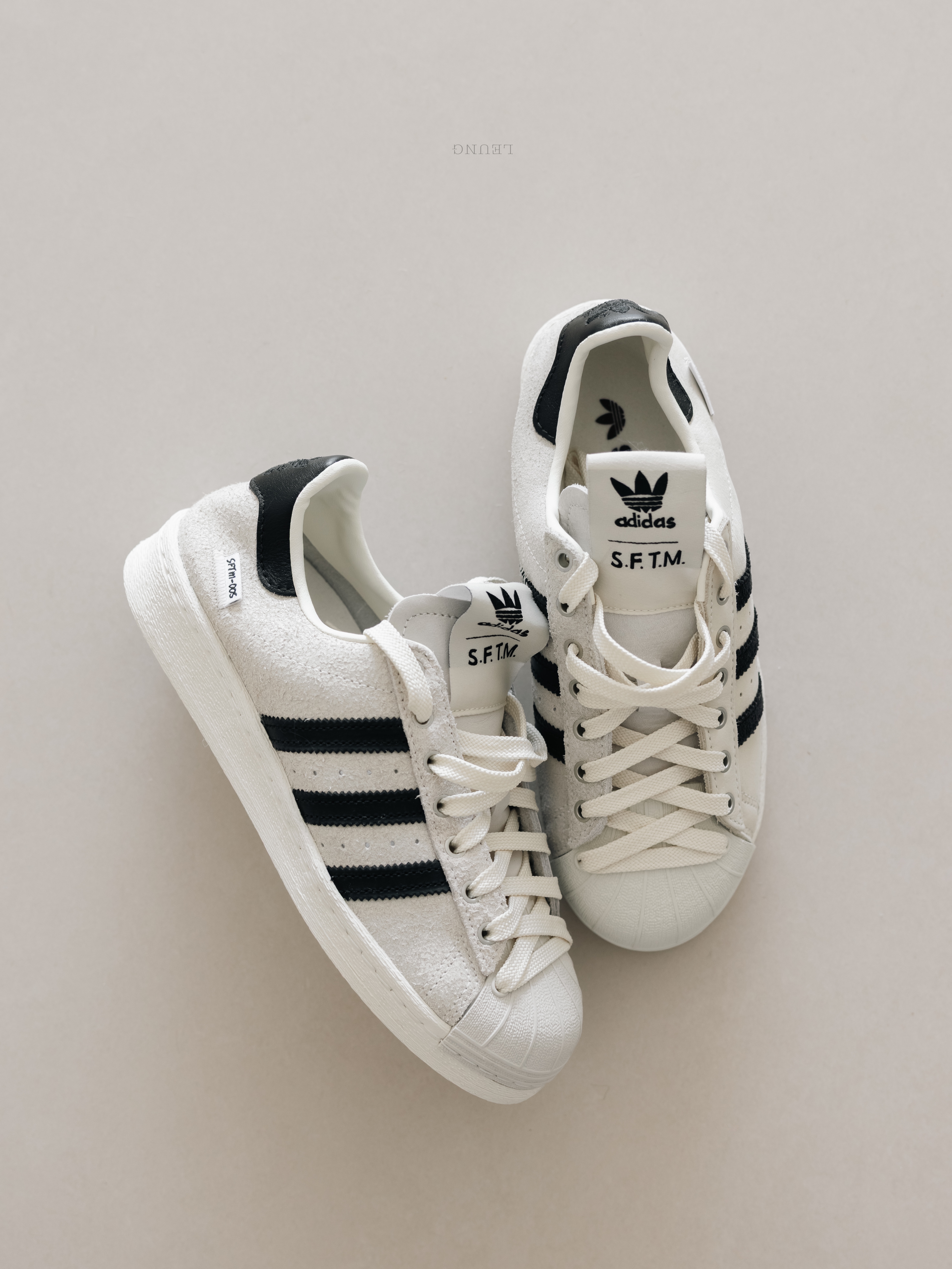 Adidas x Song for the Mute Superstar 82 Cream White Core Black 착용 스타일 - 4