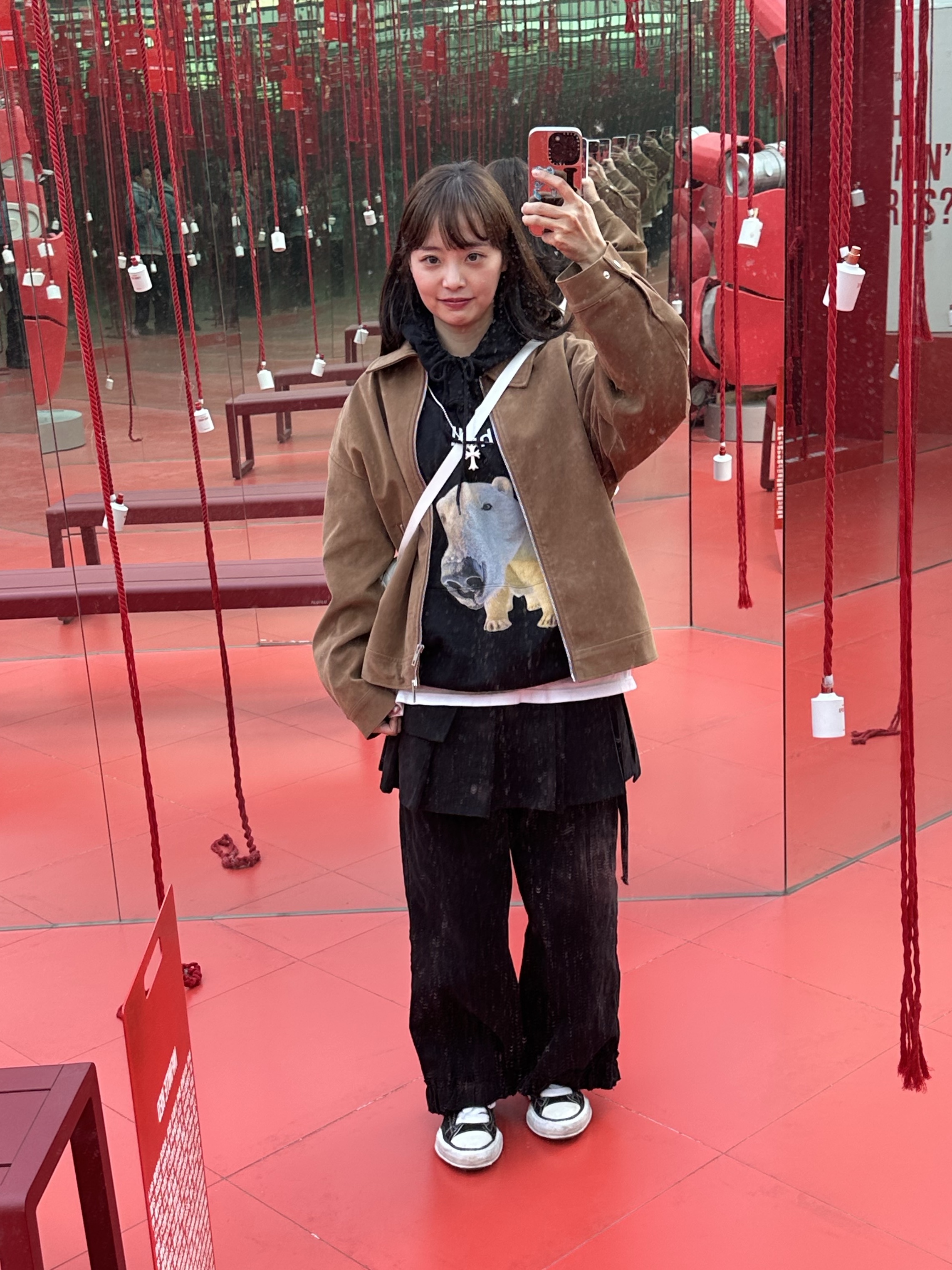 Suade Huh Hoodie Black, Chrome Hearts Silichrome CH Cross Pendant White 2022/2023 착용 스타일 - 9