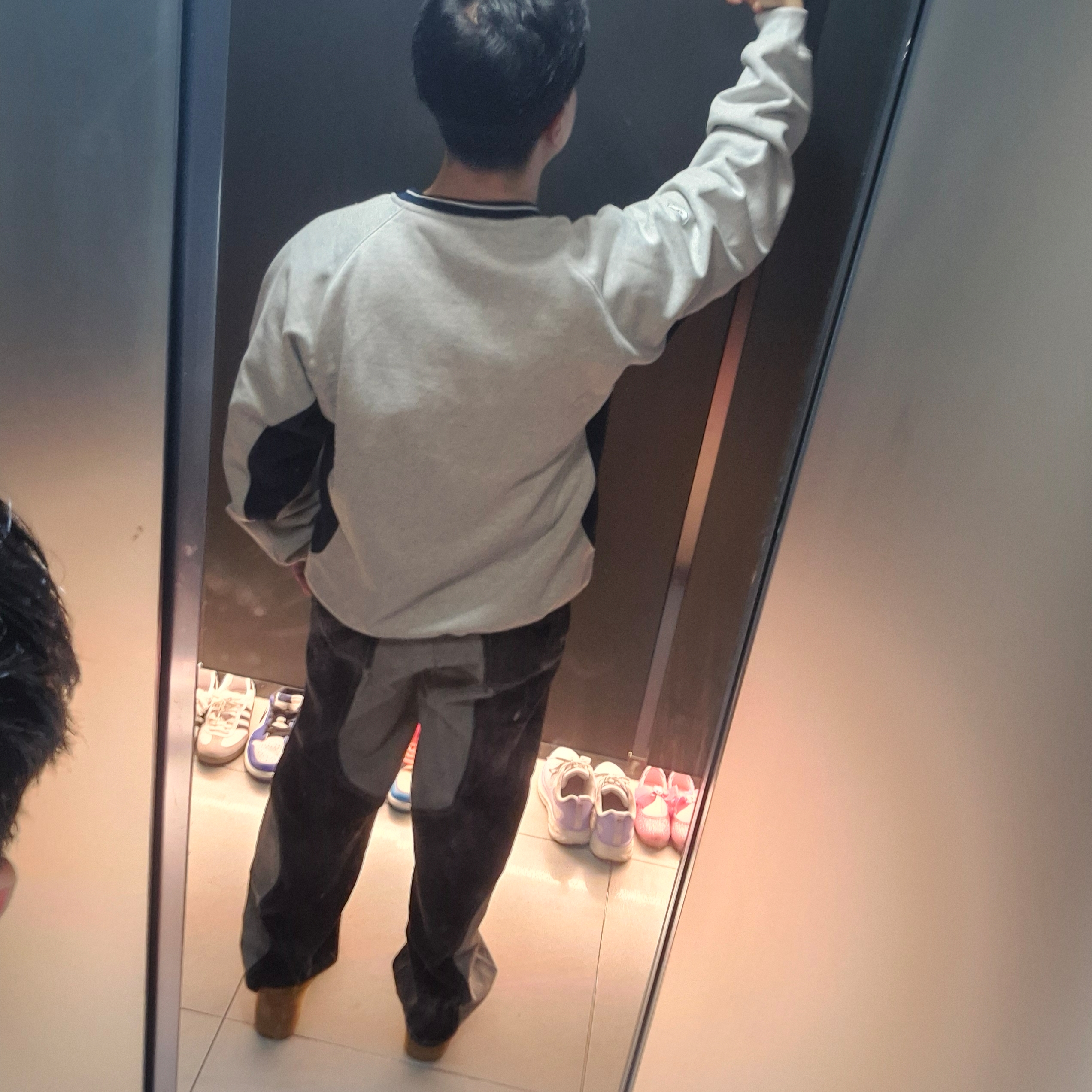 팔라스 토라 토라 크루 그레이 말 - 25SS 착용 스타일 - 4