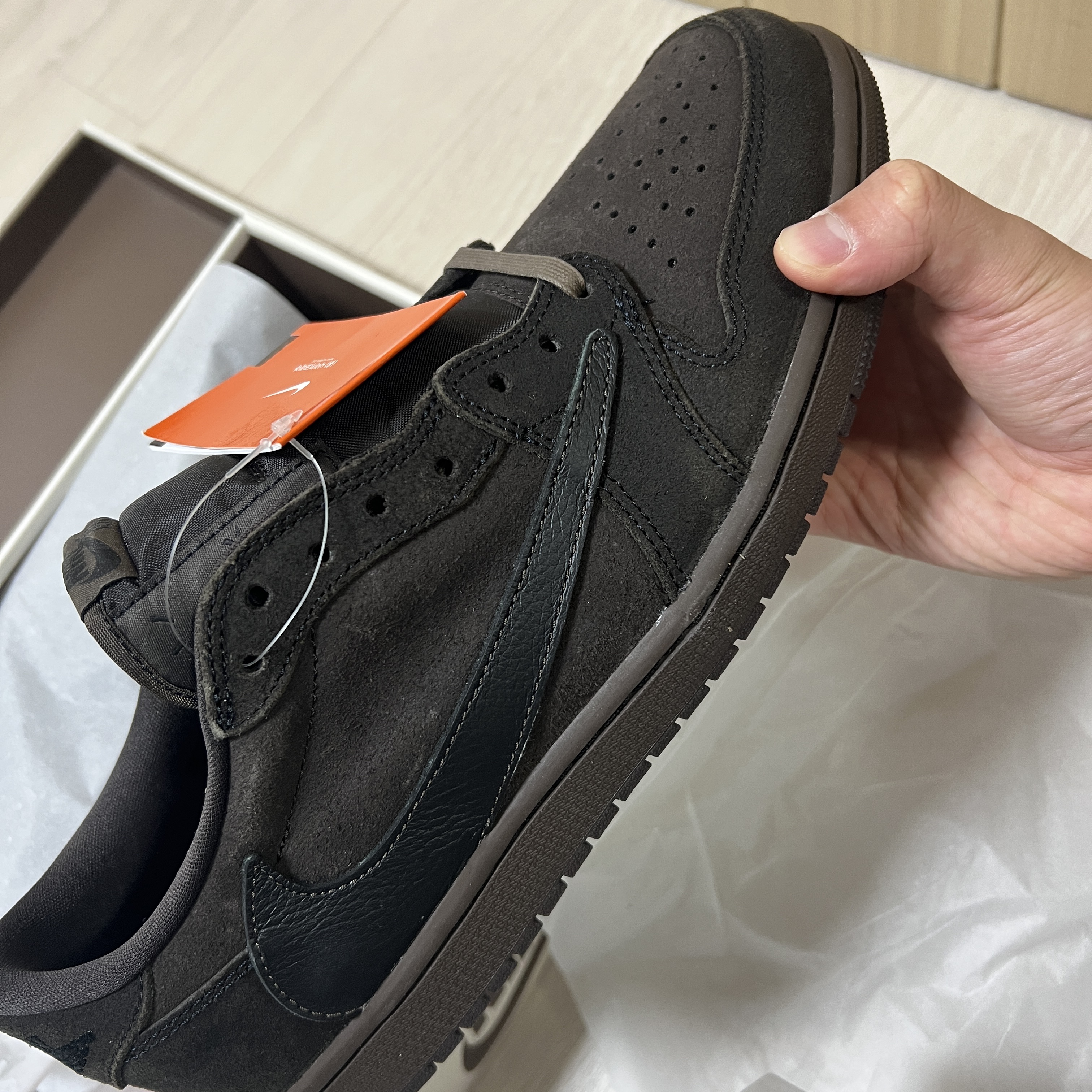 Jordan 1 x Travis Scott Retro Low OG SP Velvet Brown and Dark Mocha, Tiffany & Co. 1837 Ring Narrow Silver 착용 스타일 - 2