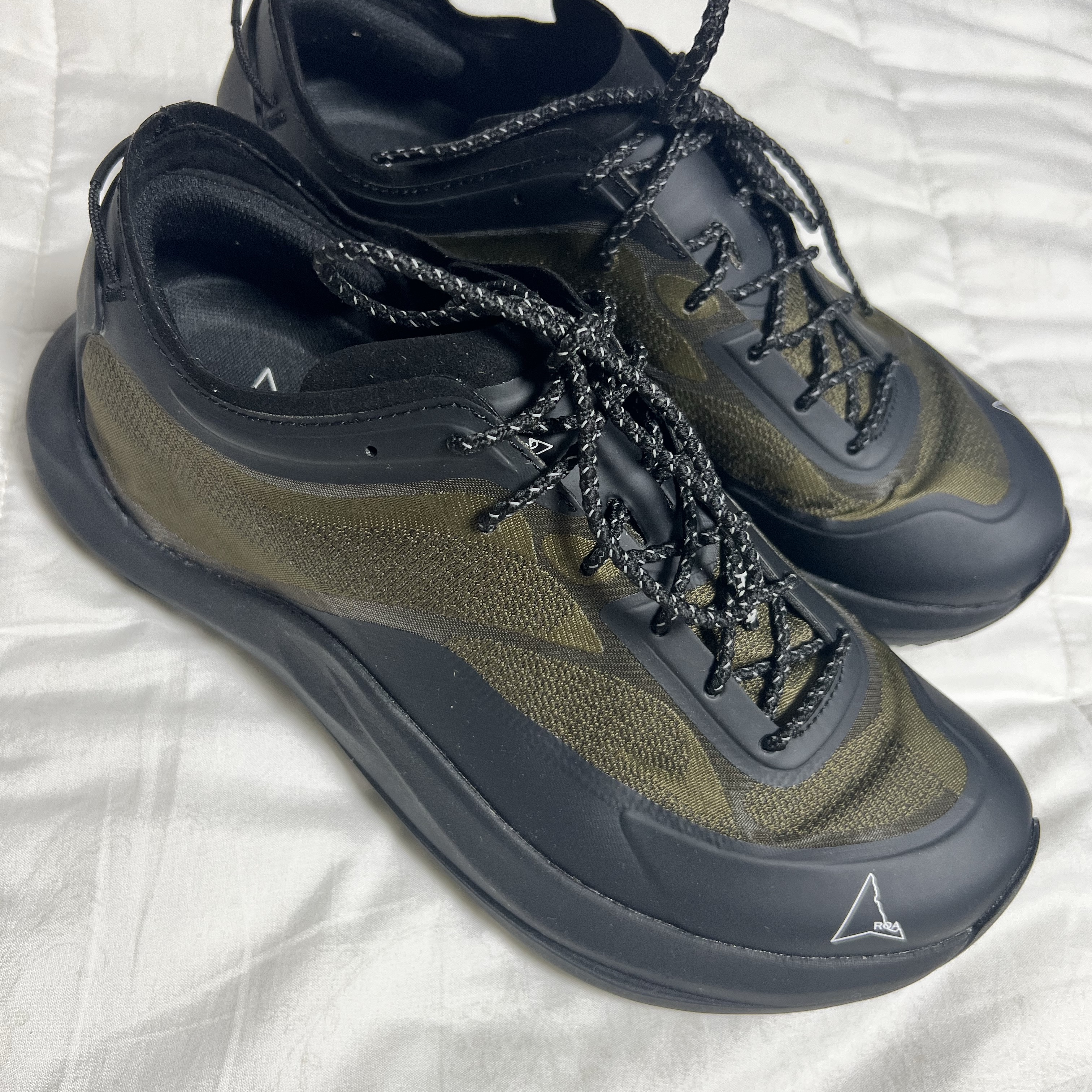 Roa Sella Olive Black 착용 스타일 - 1