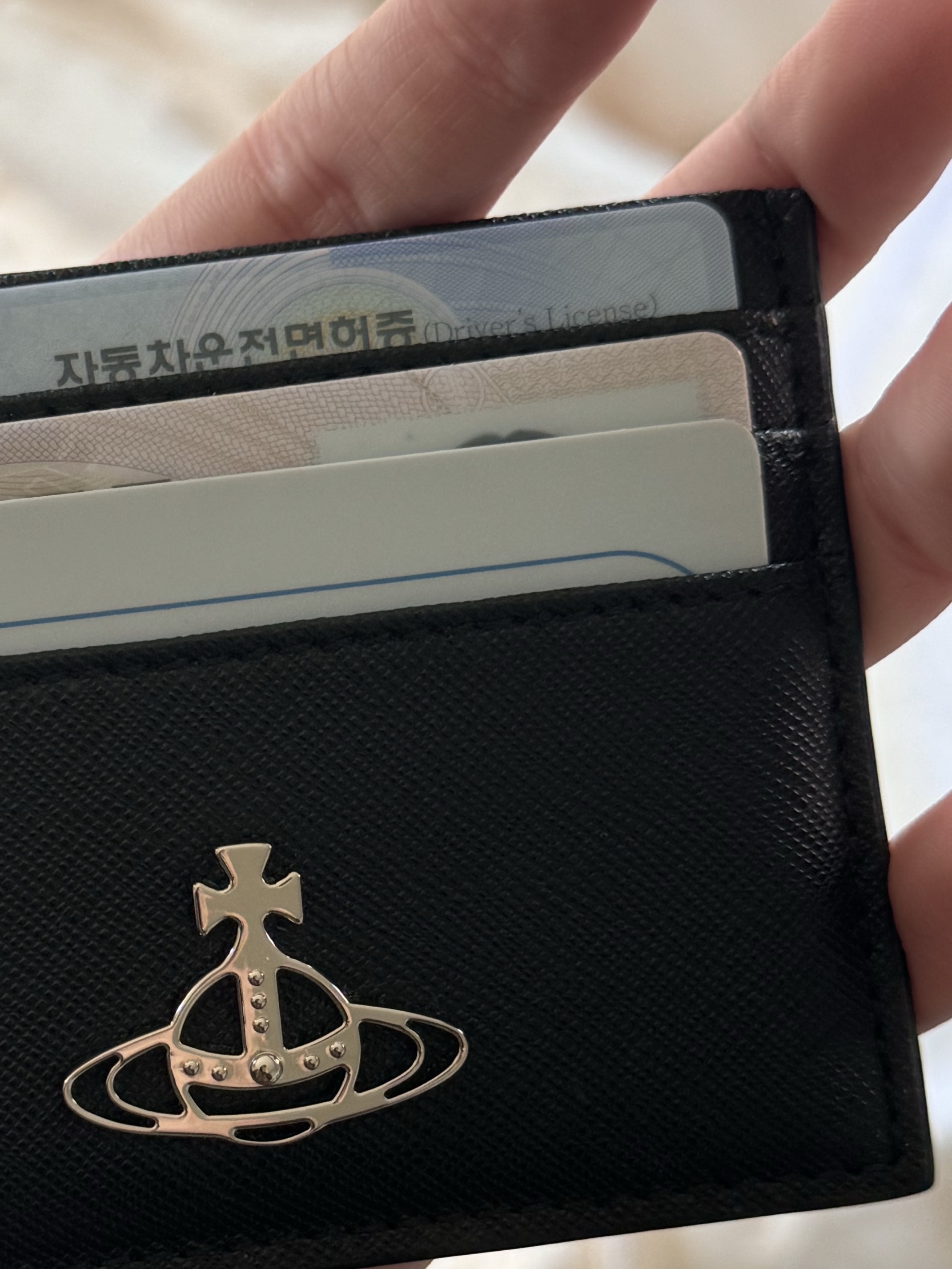 Vivienne Westwood Flat Card Holder Black 착용 스타일