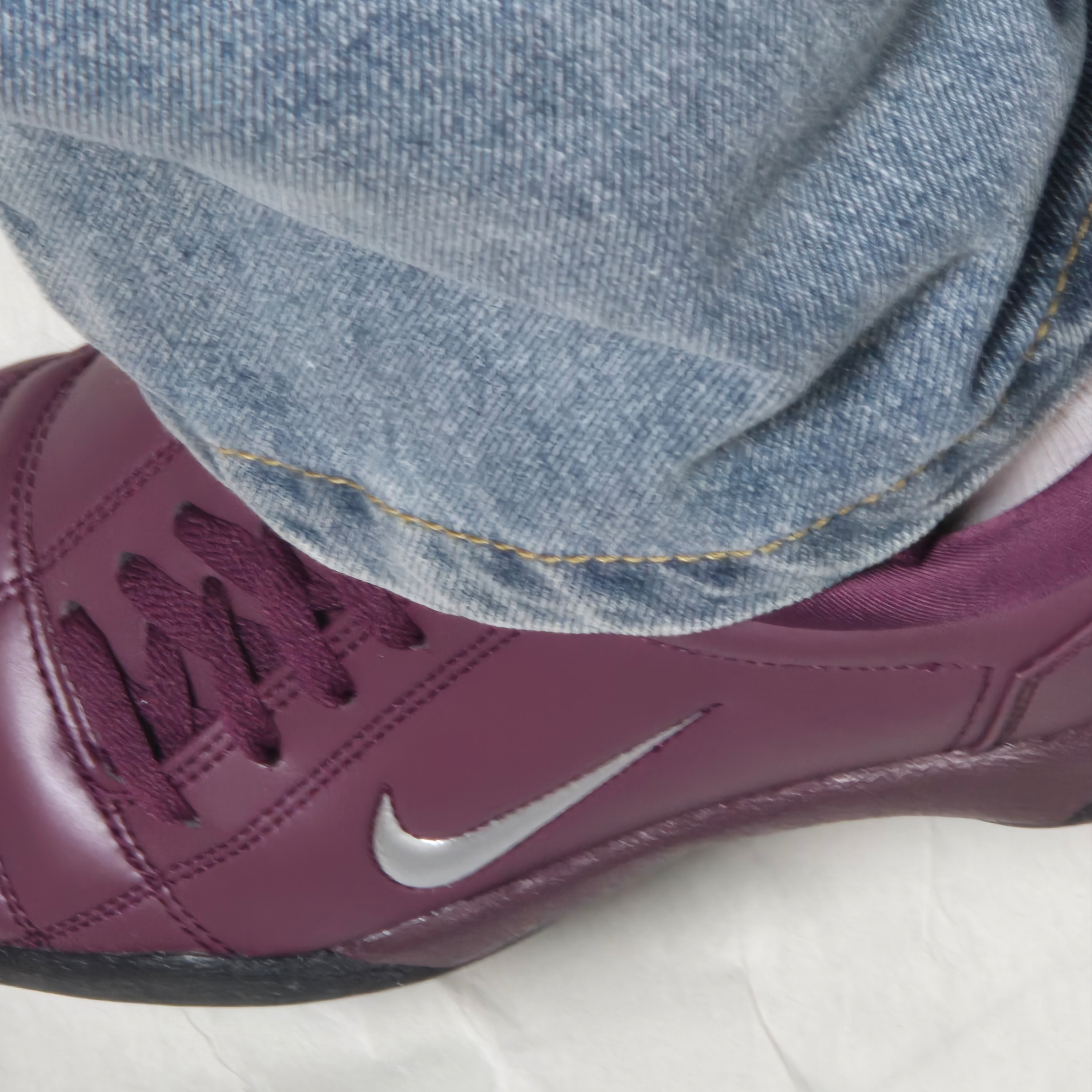 Nike Total 90 III SP Bordeaux and Metallic Silver 착용 스타일 - 4