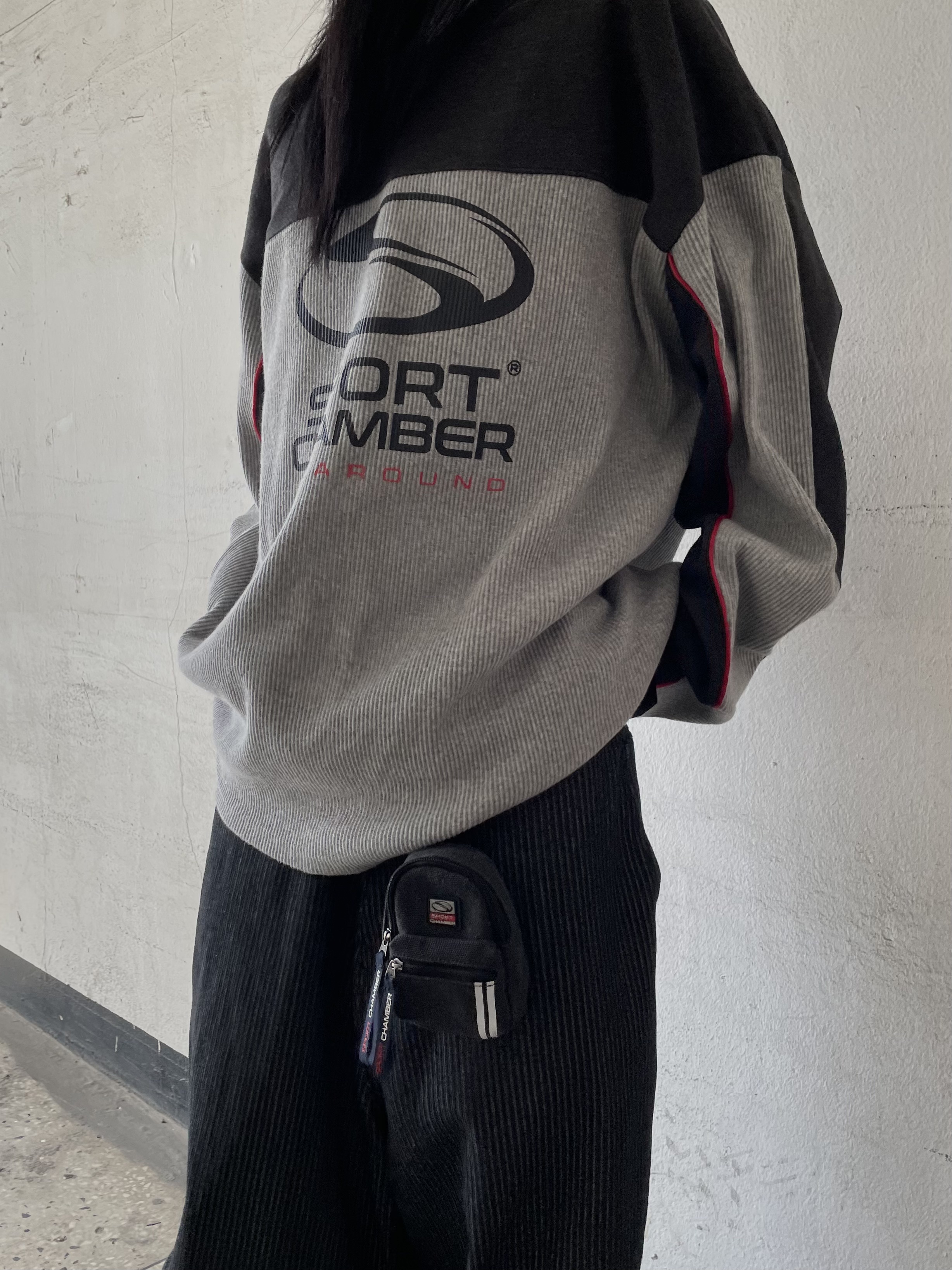 SPORT CHAMBER SC Block Symbol T-Shirt Charcoal 착용 스타일 - 2