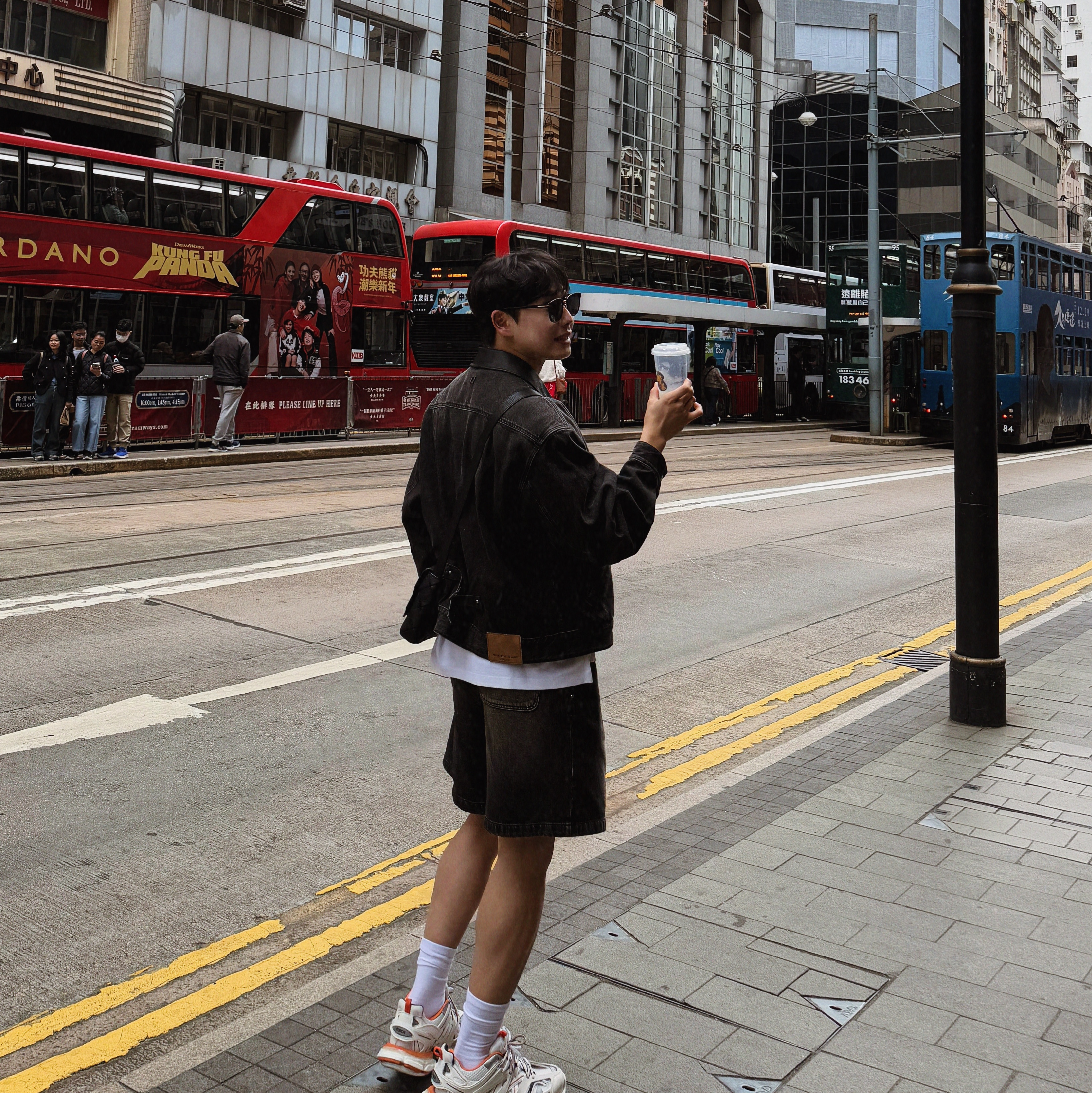 Wooyoungmi Leather Collar Denim Jacket Grey - 25SS, Wooyoungmi One Tuck Washing Denim Shorts Grey - 25SS 착용 스타일 - 5
