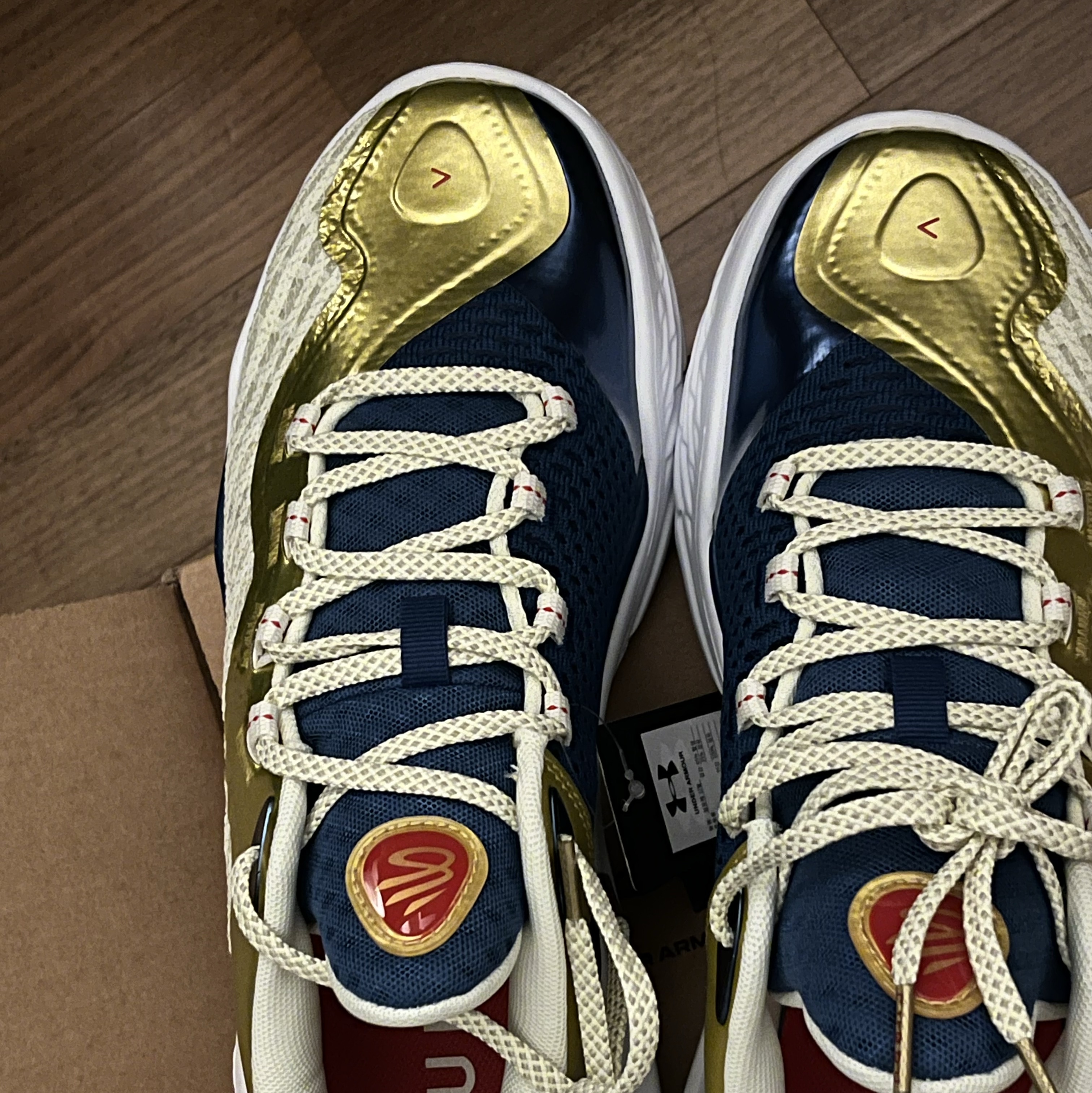 Under Armour Curry 11 Championship Mindset Lemon Ice Metallic Gold 착용 스타일