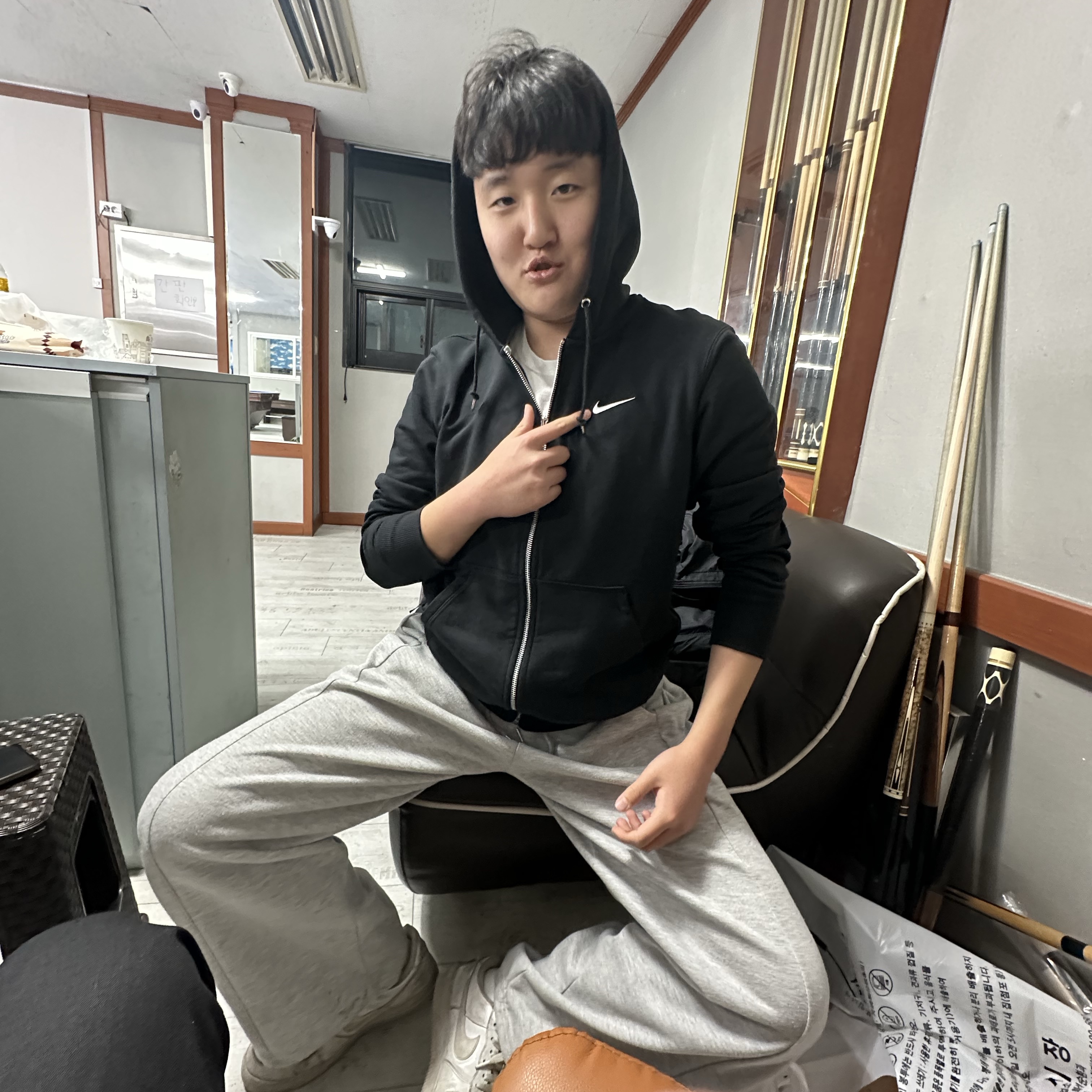Nike NSW Classic Full Zip Hoodie Black - Asia, Nike Air Force 1 '07 Low White 착용 스타일 - 1