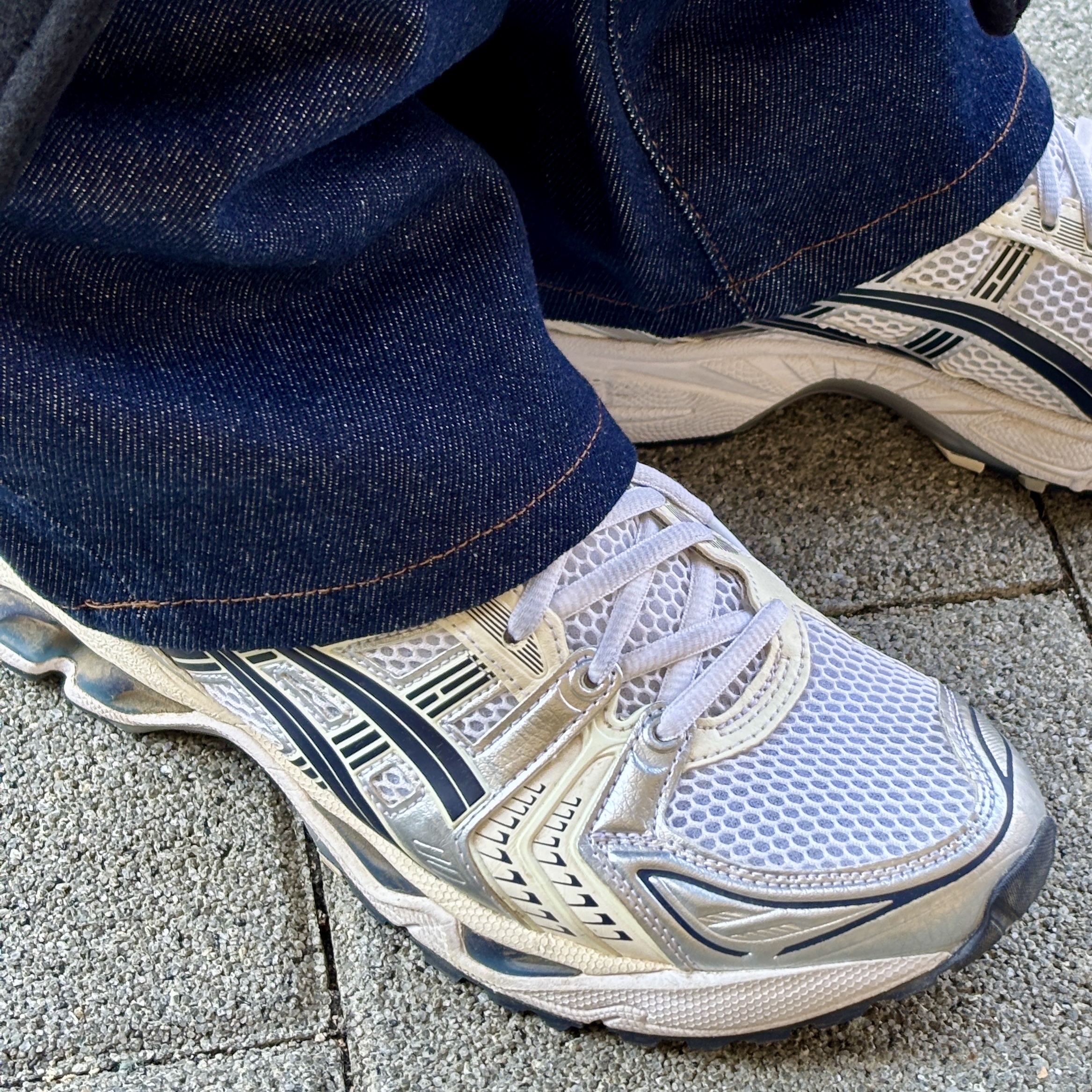 (W) Asics Gel-Kayano 14 White Midnight 착용 스타일 - 3