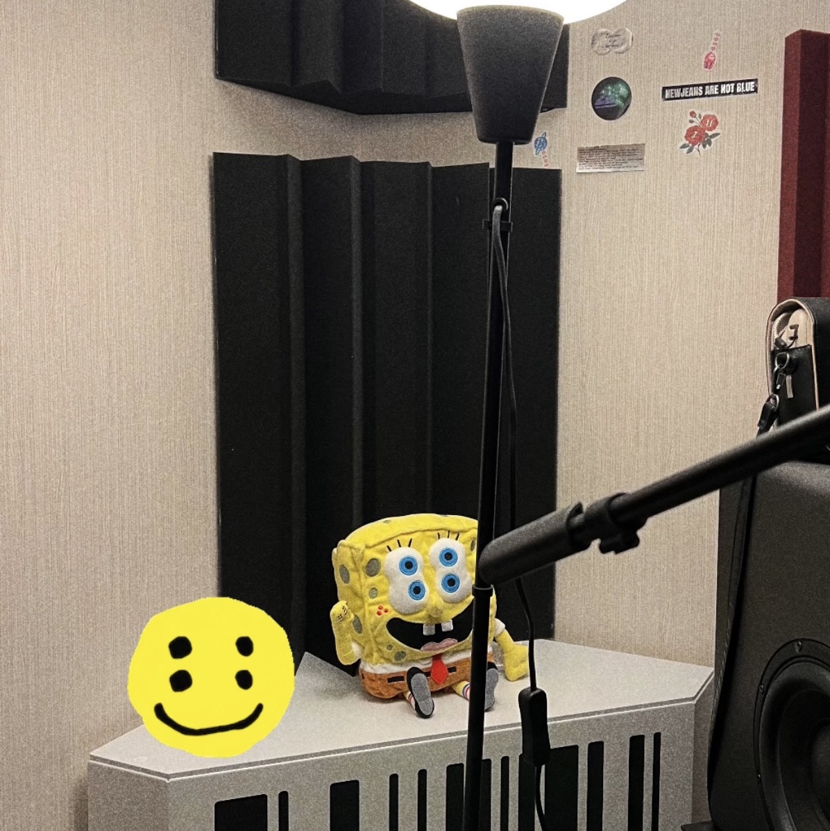 Uniqlo UT x CPFM x SpongeBob Plush Toy SpongeBob, Uniqlo UT x CPFM x SpongeBob Plush Toy Patrick Star 착용 스타일 - 1