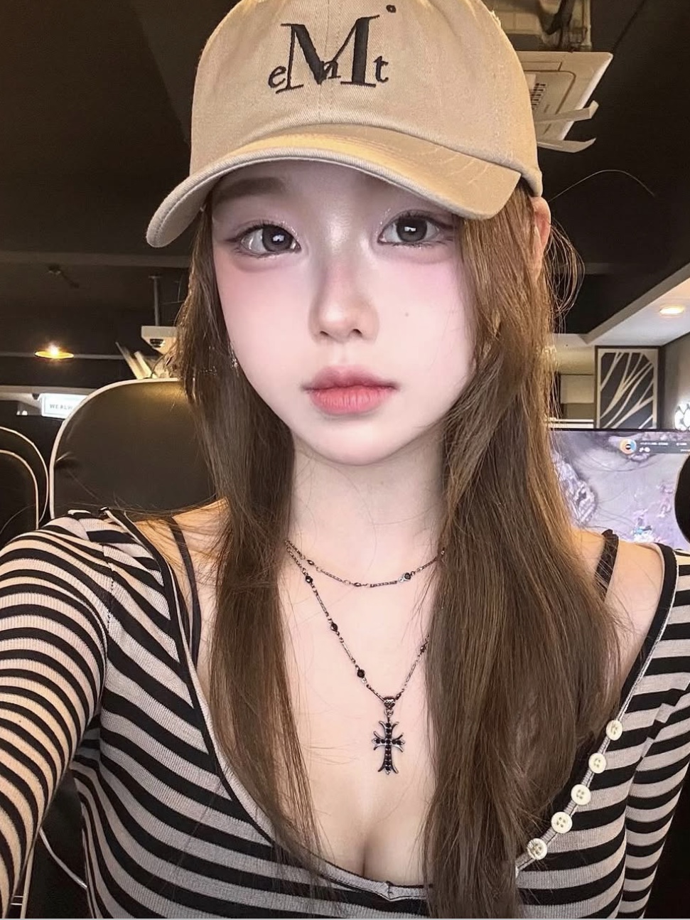 MUCENT Signature Ballcap Beige 착용 스타일 - 1