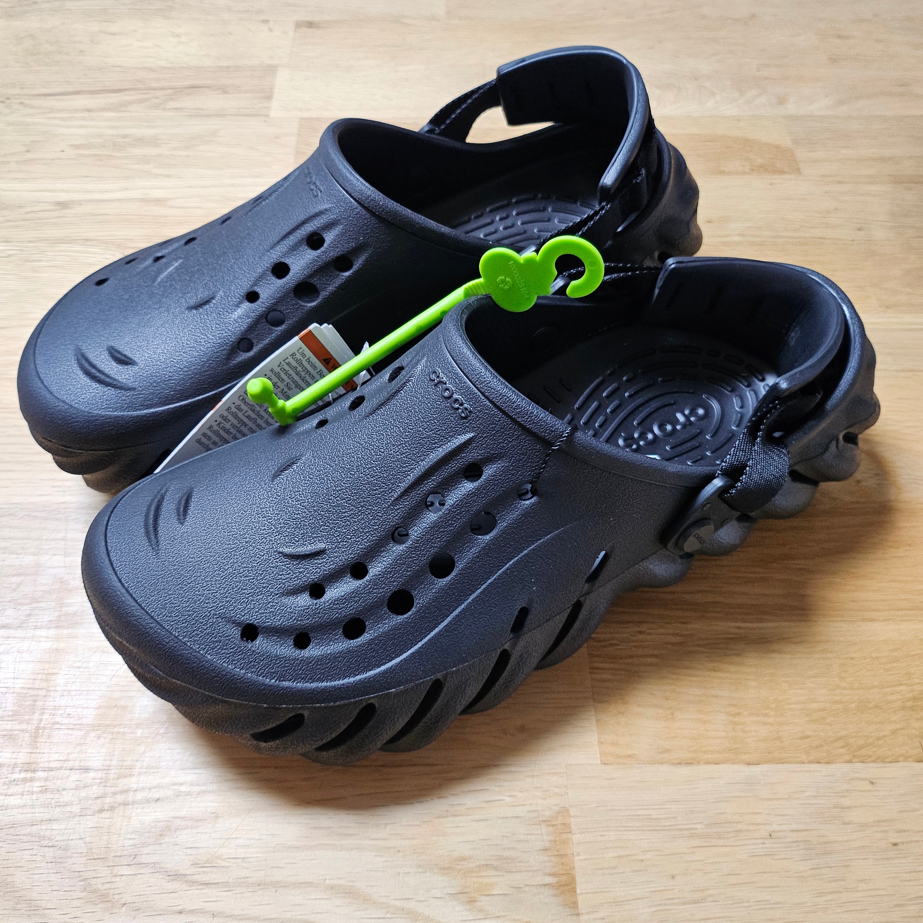 Crocs Echo Clog Black 착용 스타일