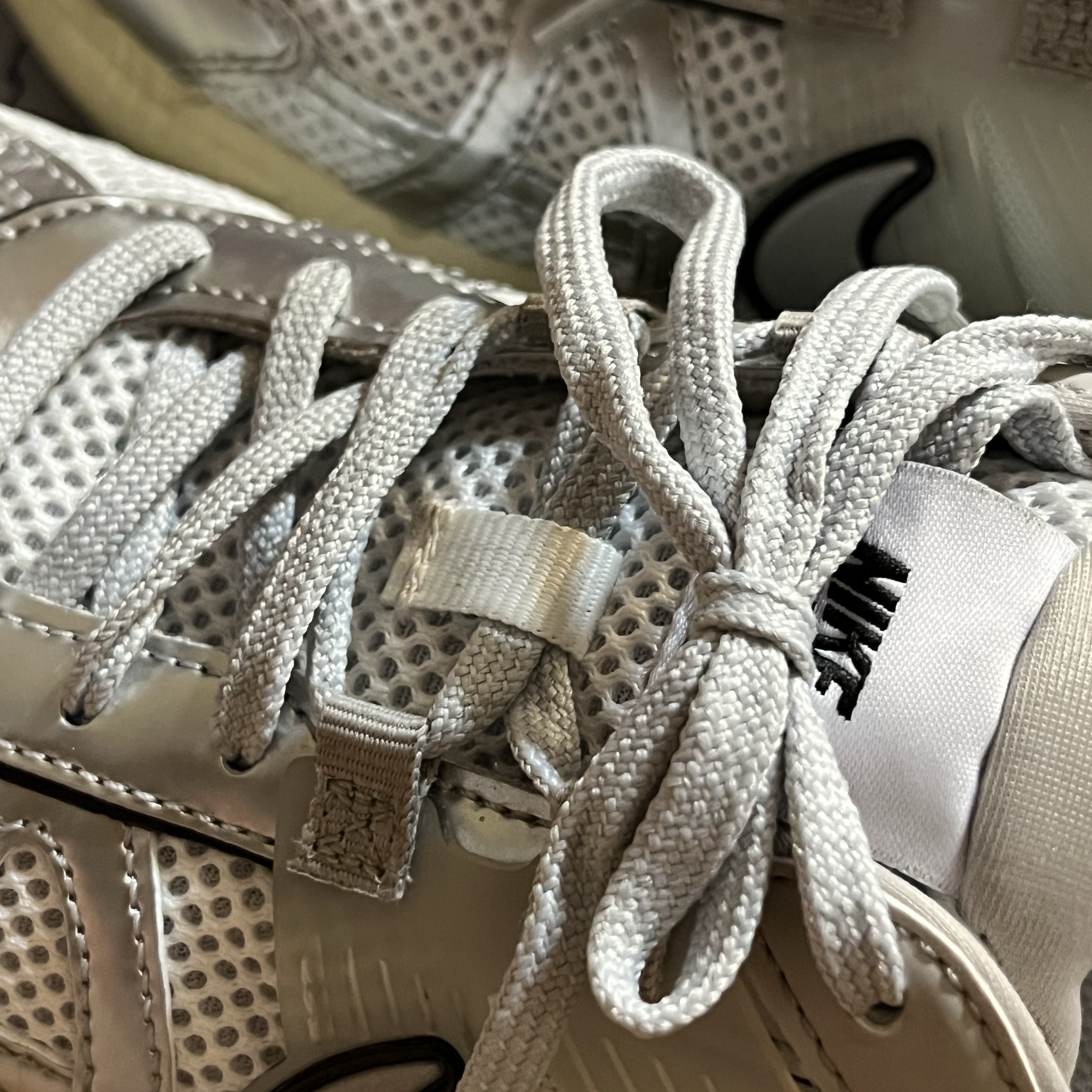 Nike V2K Run Pure Platinum Light Iron Ore 착용 스타일