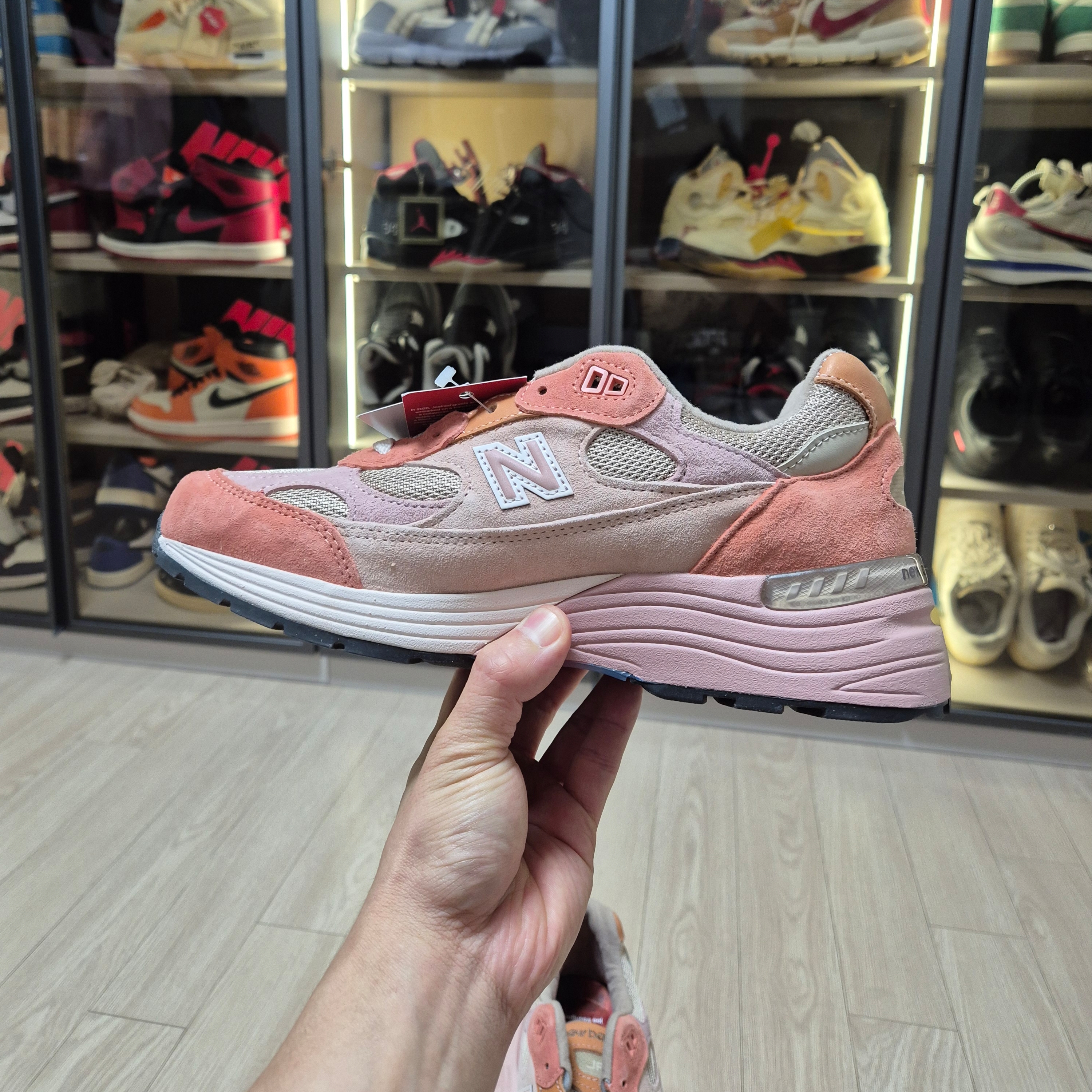 New Balance x Joe Freshgoods 992 Made in USA Aged Well 착용 스타일 - 4
