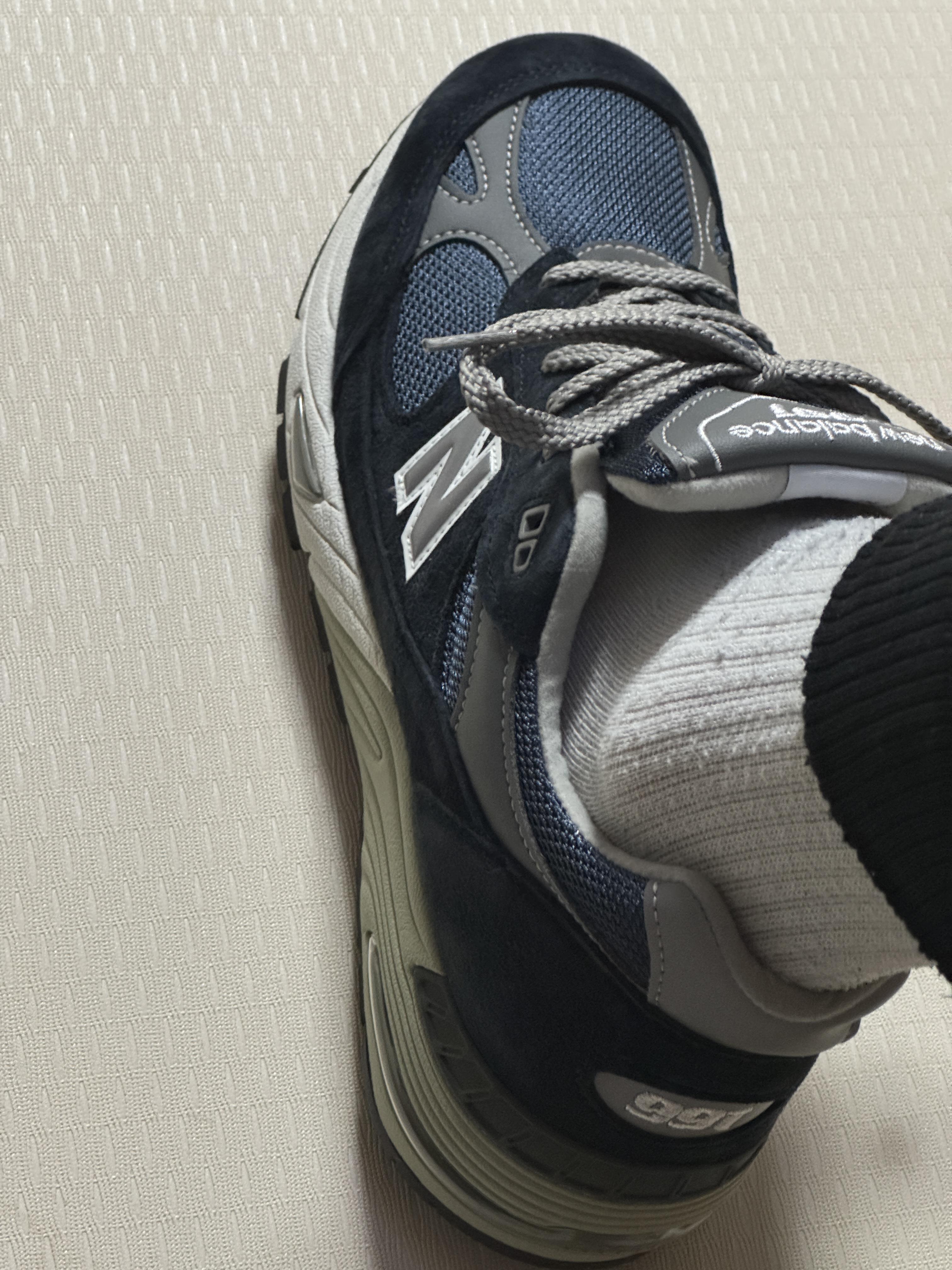 New Balance 991 Made in UK Navy 착용 스타일