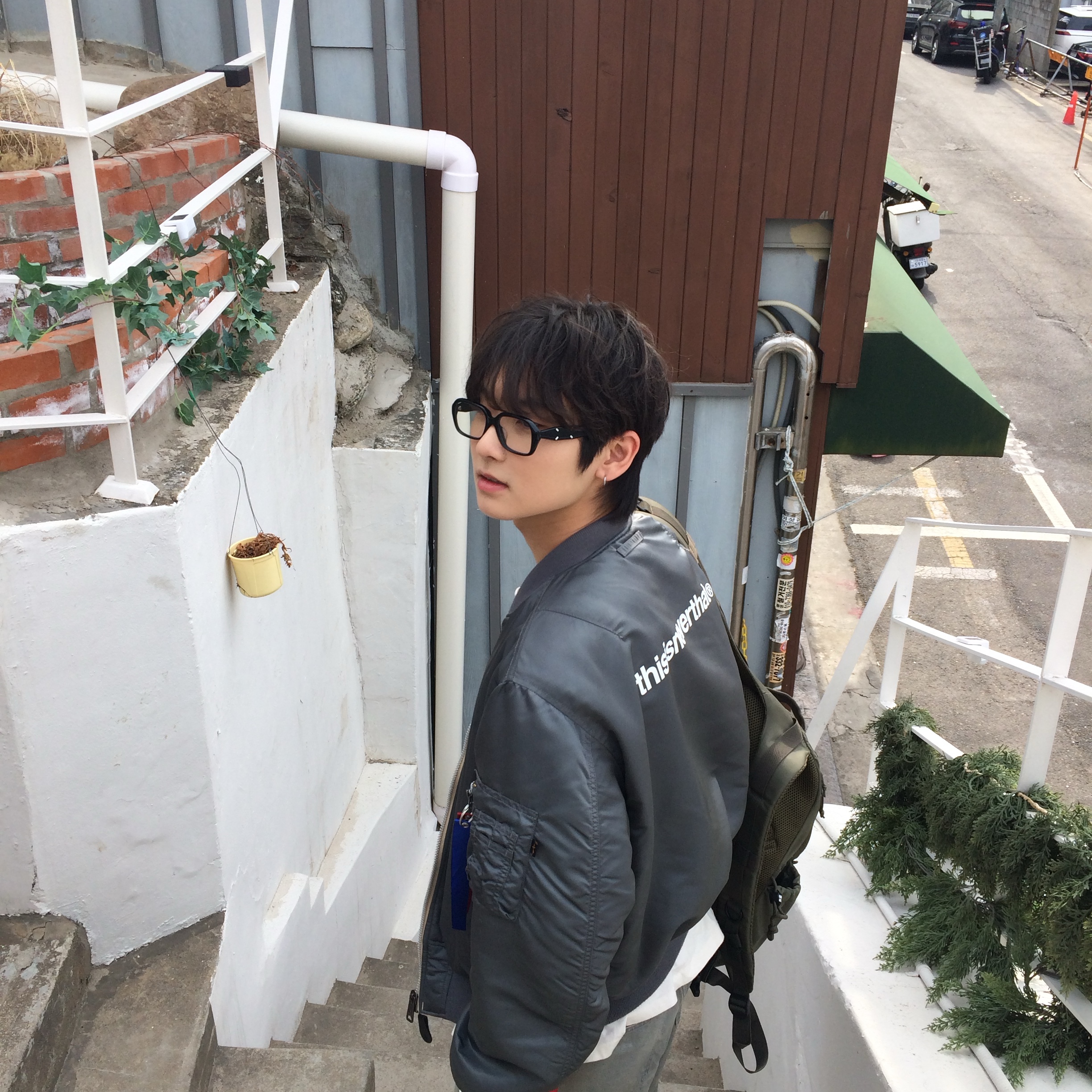 Gentle Monster x Maison Margiela MM212 Black Clear 착용 스타일