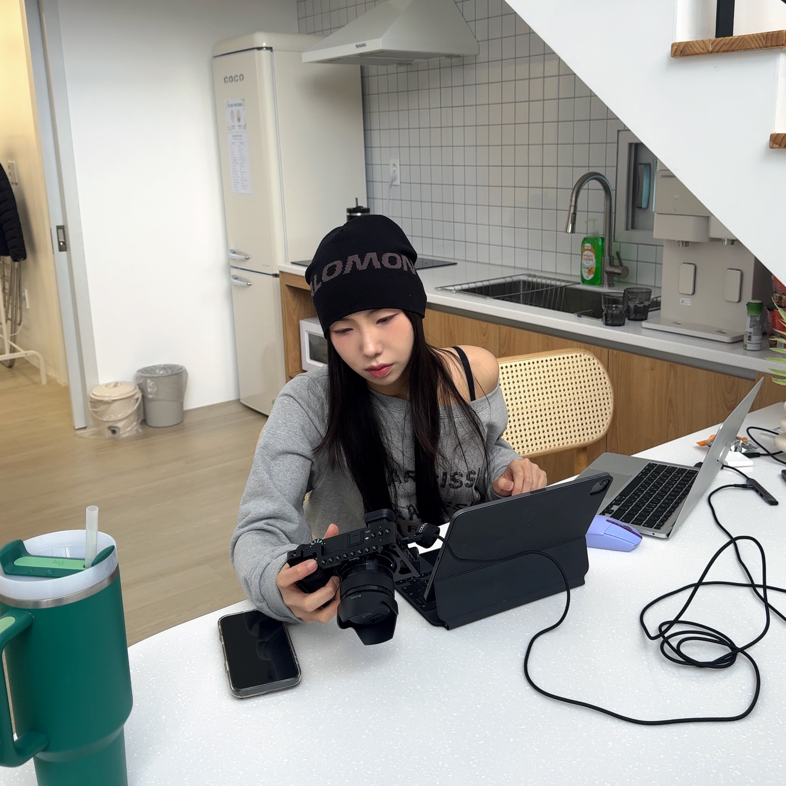 Salomon Peak Beanie Black 착용 스타일 - 2