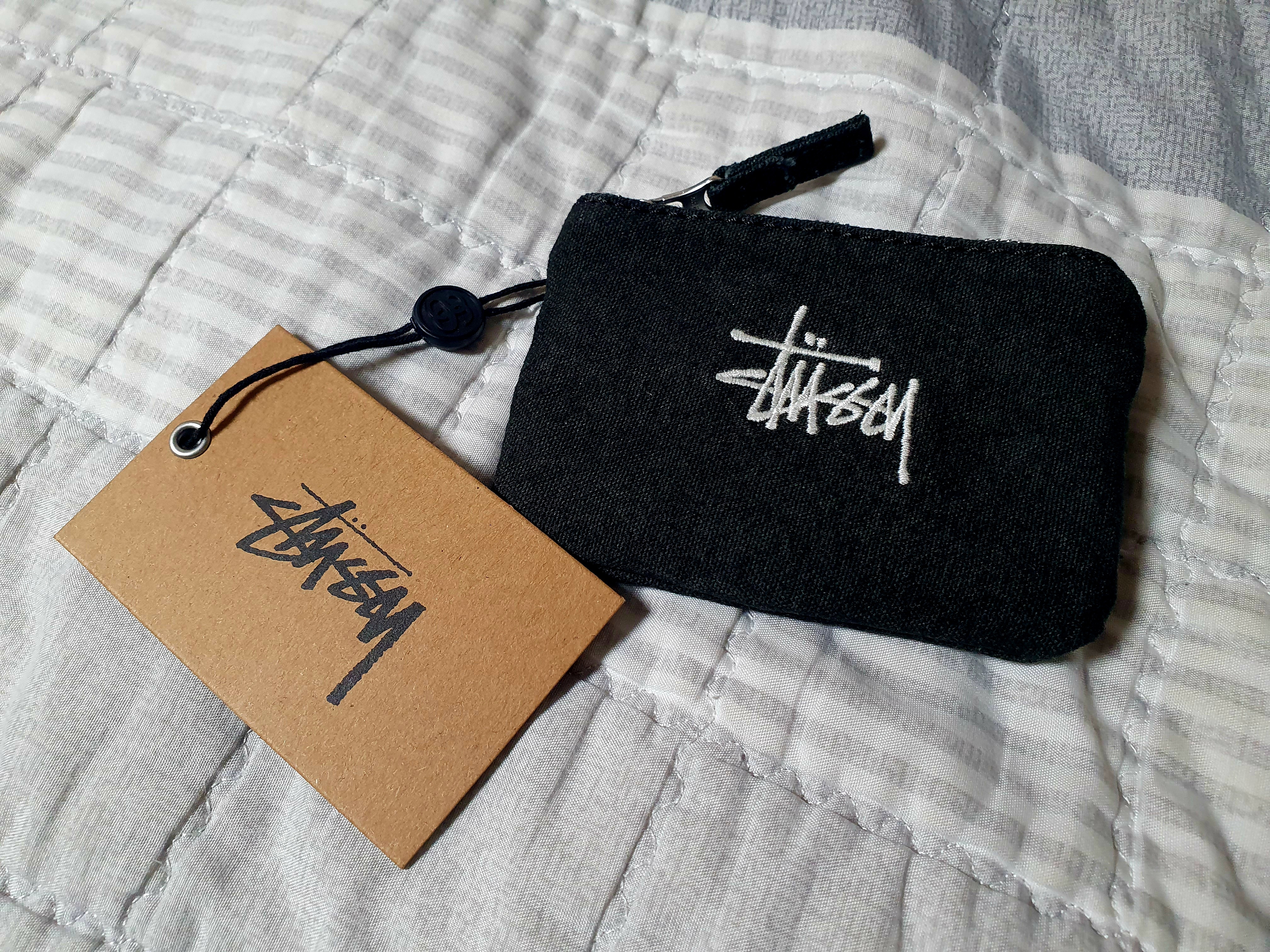 Stussy Canvas Coin Pouch Washed Black 착용 스타일