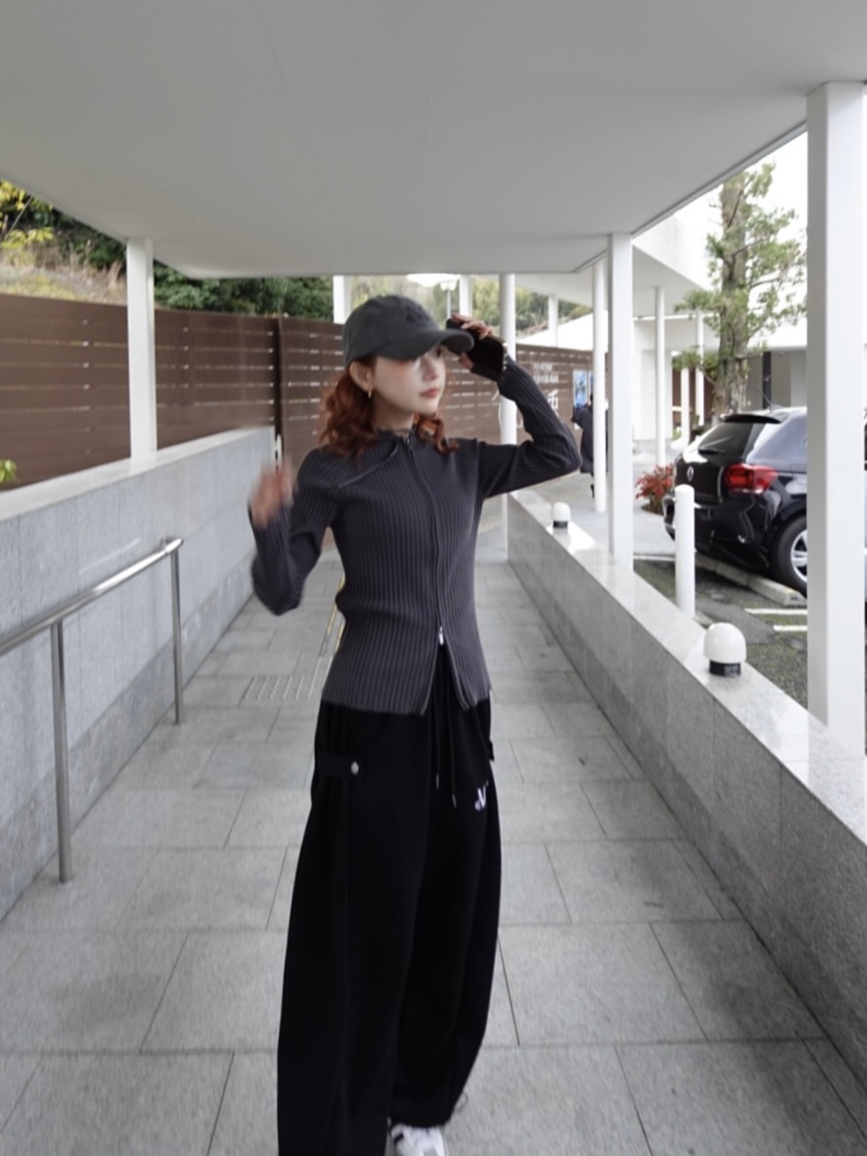 MUCENT Signature Ballcap Dyeing Gray Denim 착용 스타일 - 5