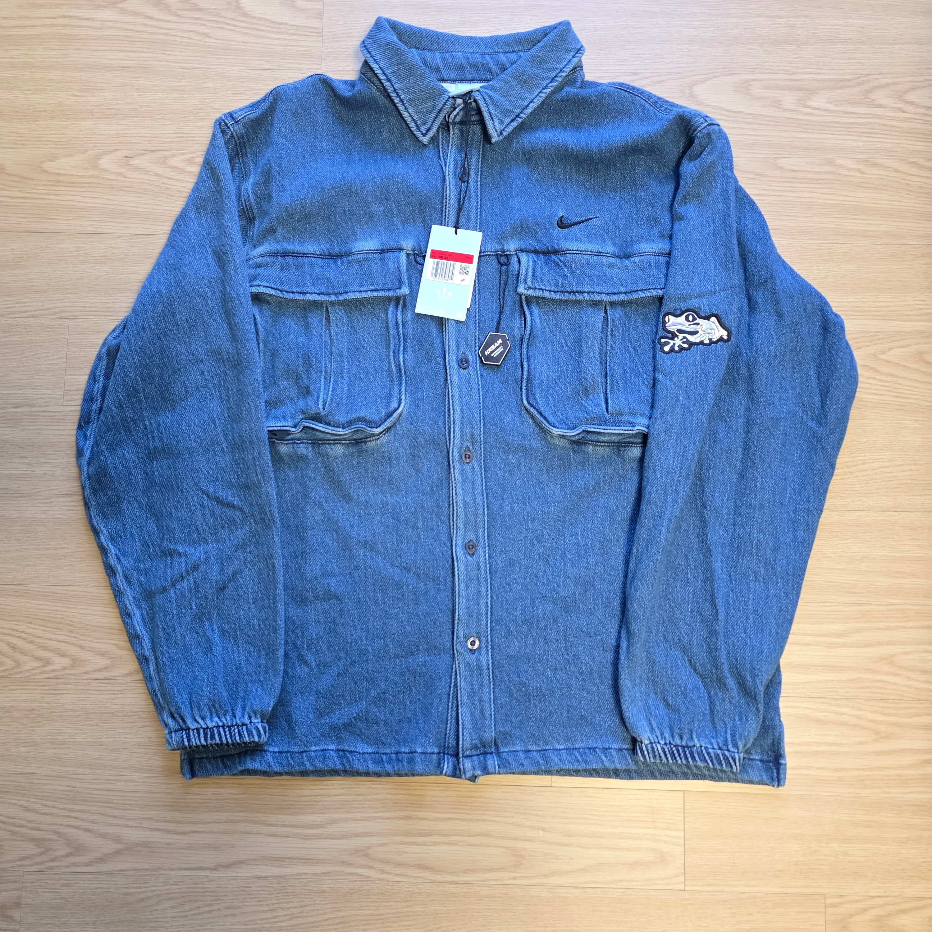 Nike x Drake Nocta Opal Lily Pad Denim Shirt French Blue (FZ3260-486) 착용 스타일