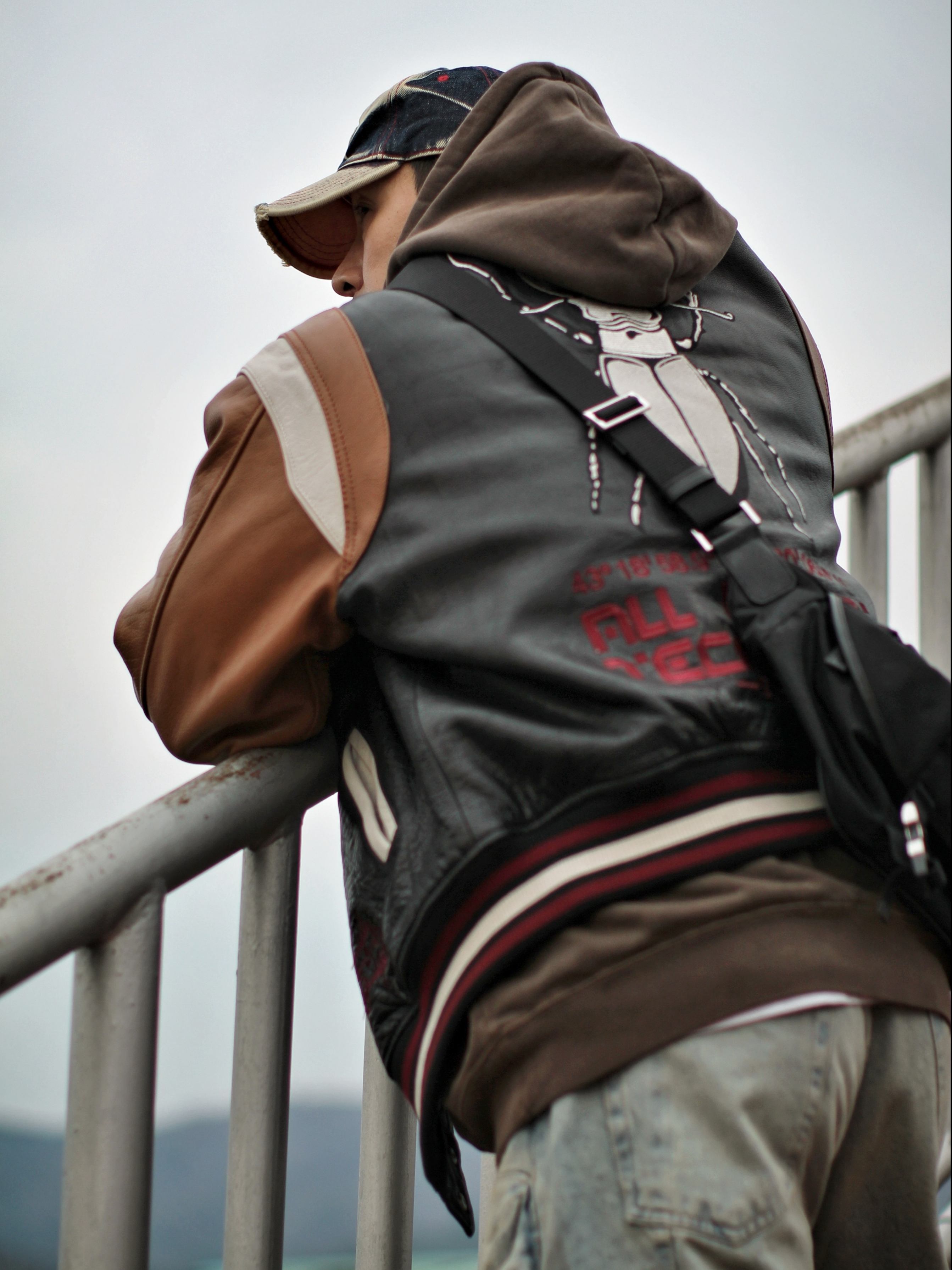 Diesel C-Seymon Treated Denim Baseball Cap Blue White, Zara Utility Pocket Jeans Mid Blue 착용 스타일 - 4