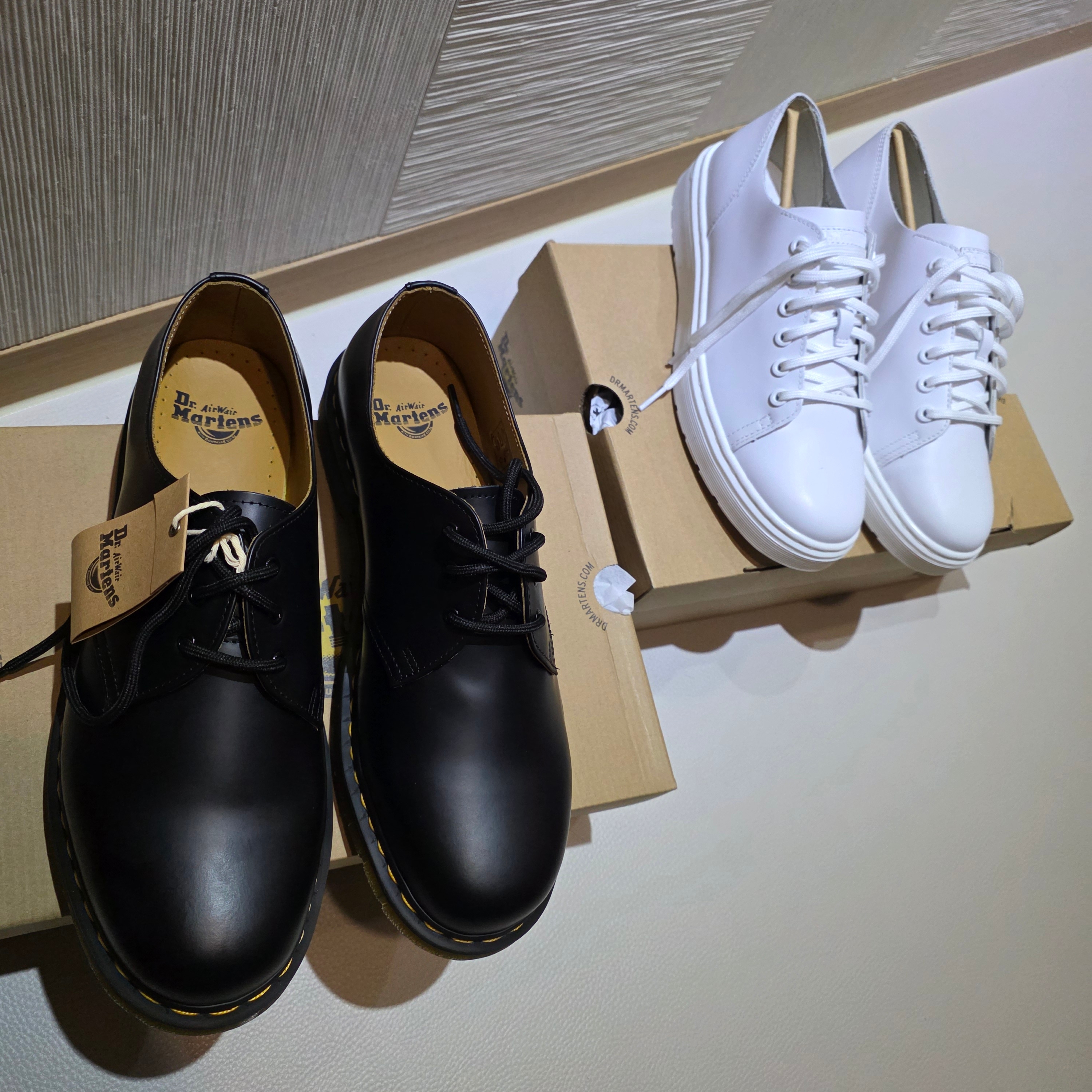 Dr. Martens 1461 Smooth Black, Dr. Martens Dante White 착용 스타일 - 5