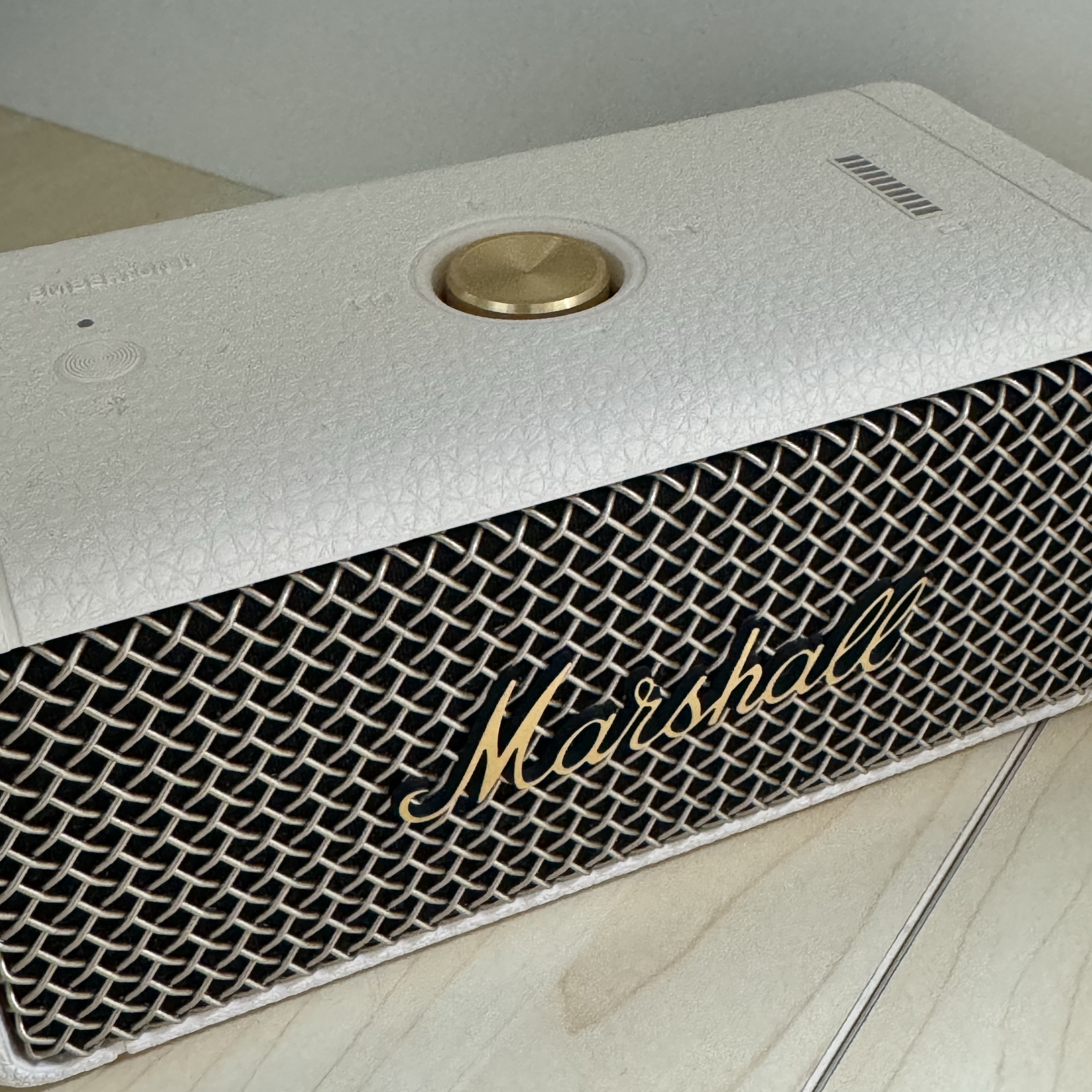 Marshall Emberton III Cream (Korean Ver.) 착용 스타일