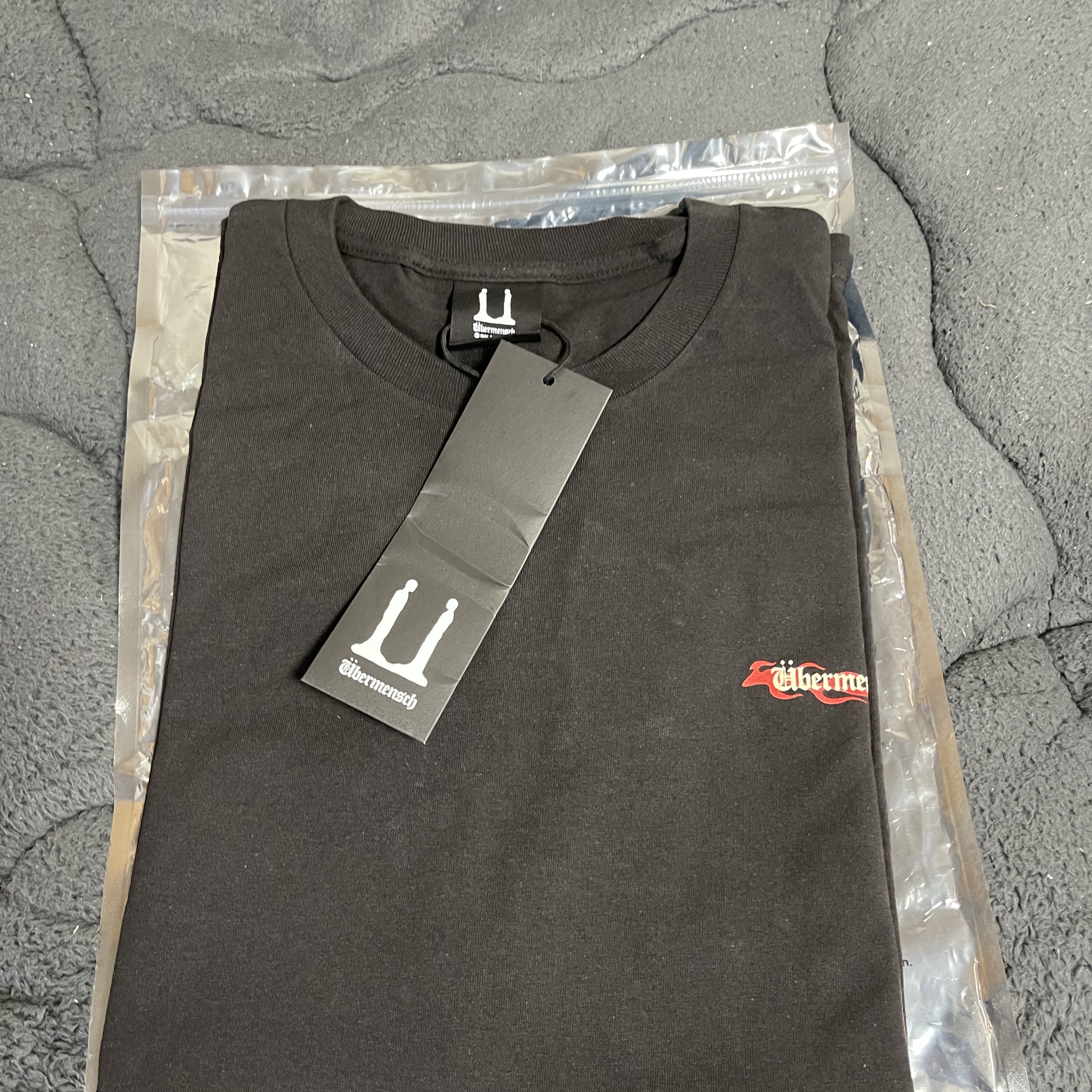 G-DRAGON Ubermensch Long Sleeve T-Shirt Black 착용 스타일