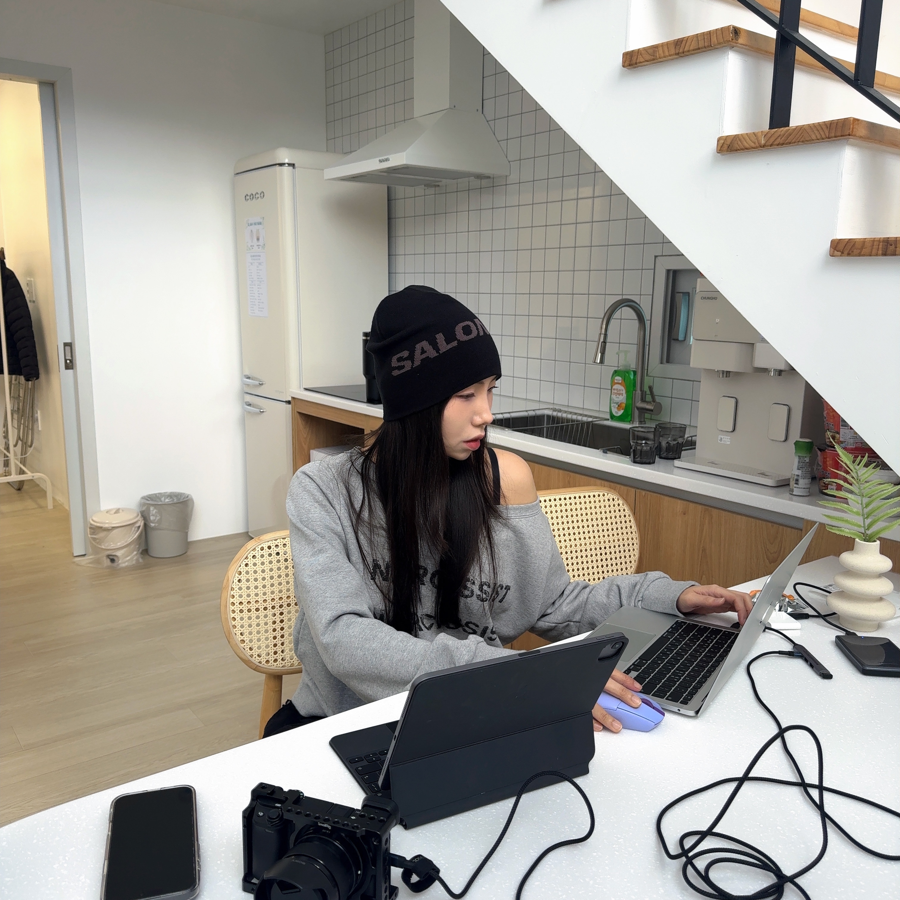 Salomon Peak Beanie Black 착용 스타일 - 1