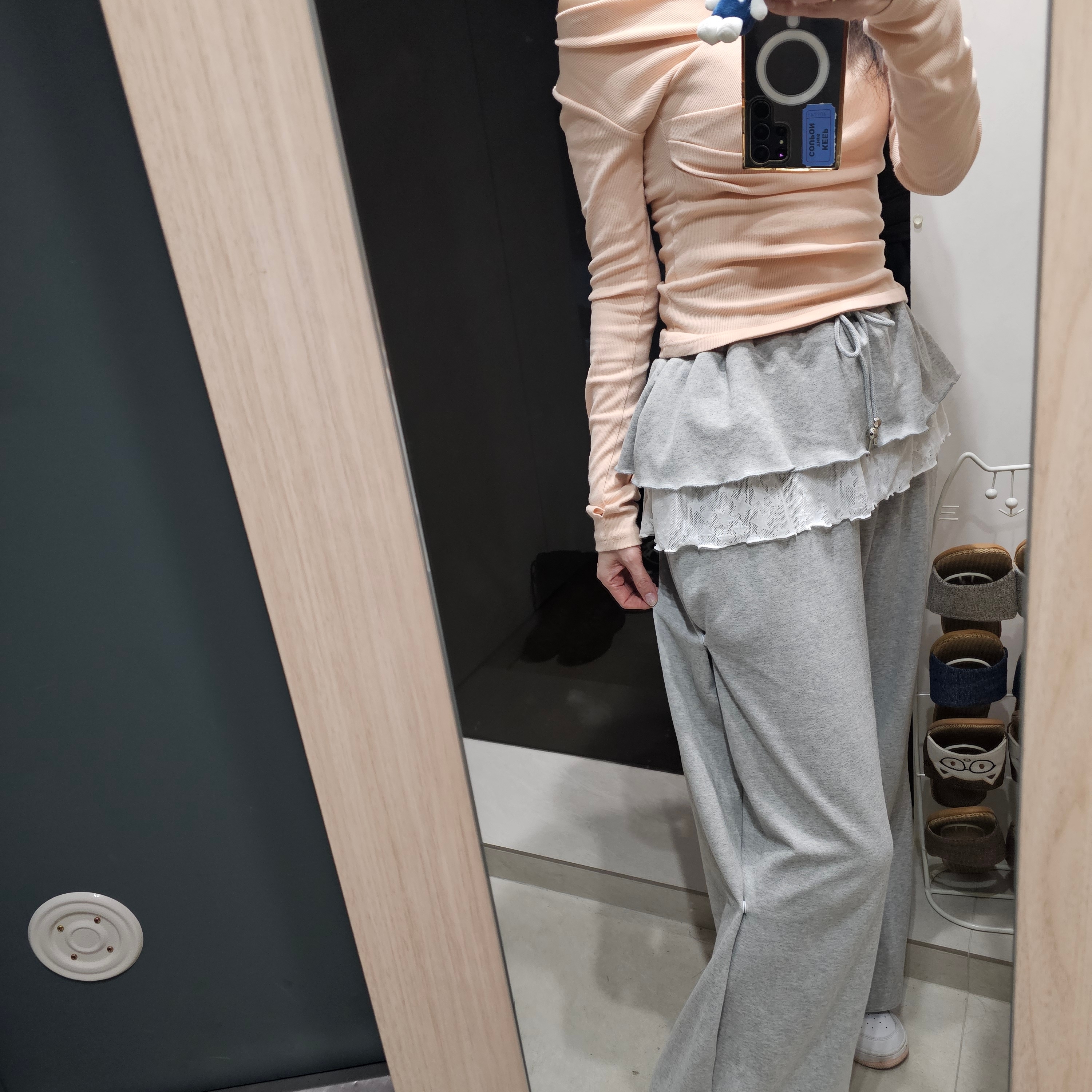 [FANCY CLUB] FRILL LACE BUTTON SWEATPANTS★韓国★関税込み★ A'GEM/9 × .kom 『 FANCY CLUB/ファンシークラブ』 ANGEL