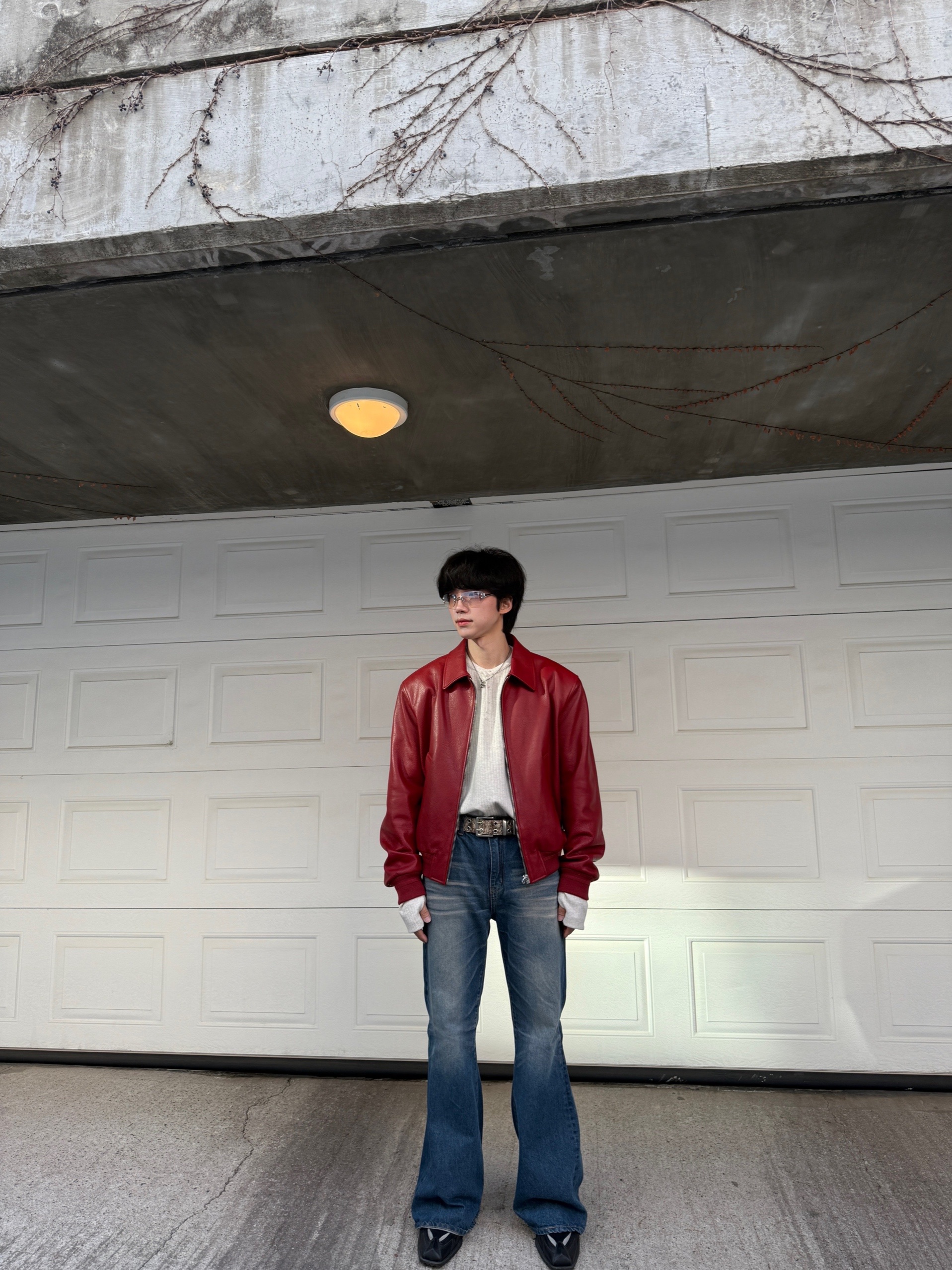 Nonnod Finger Hole Henry Neck T-Shirt Oatmeal, Kamien x MJD Double Hole Belt Black Shearling Calfskin 착용 스타일 - 1