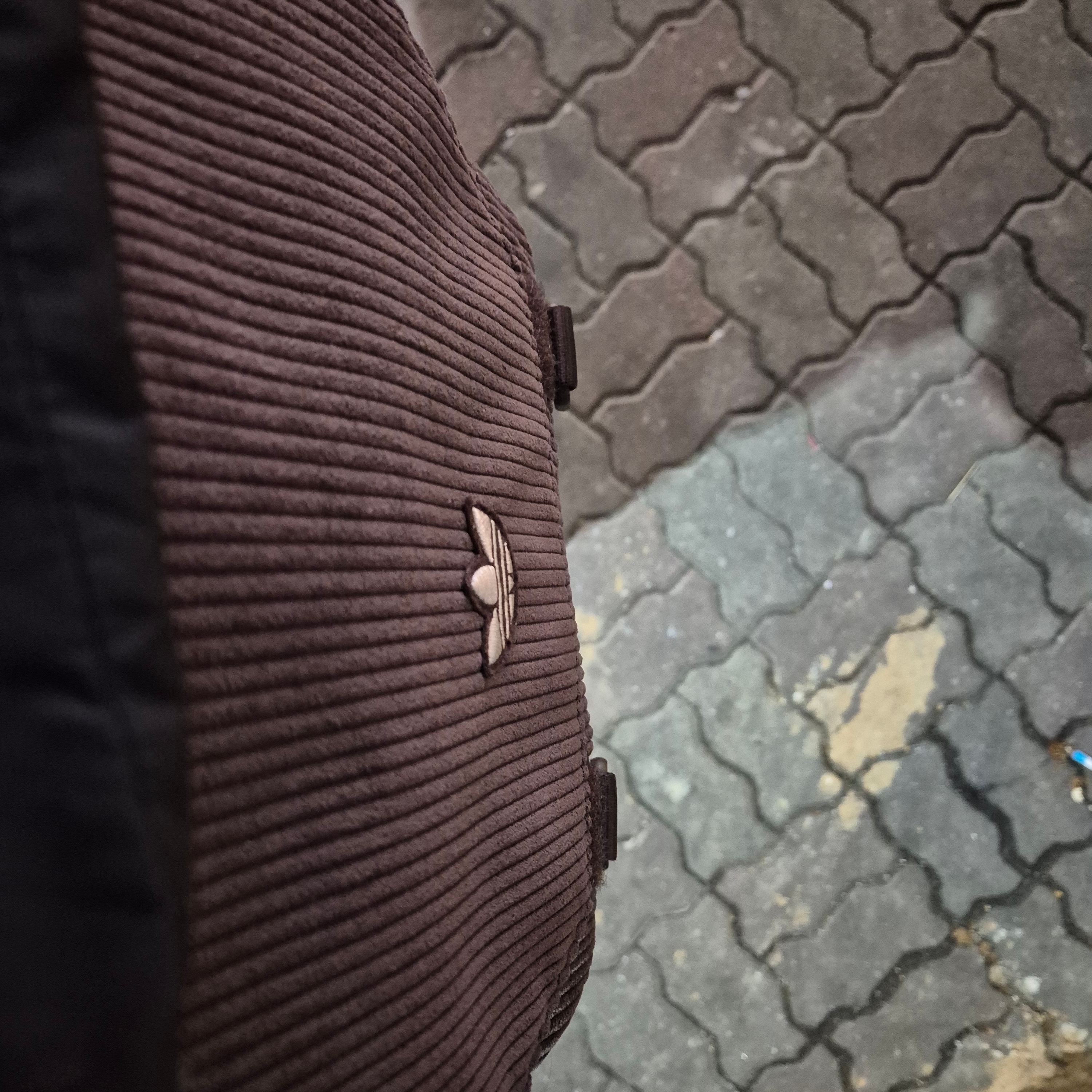 Adidas NEXT+ Corduroy Messenger Bag Shadow Brown 착용 스타일